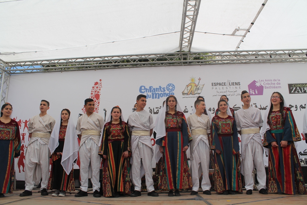 رئيسة بلدية بيت لحم تؤكد في المهرجان الإحتفالي ليوم الطفل الفلسطيني على حق الطفل بالعيش بكرامة 