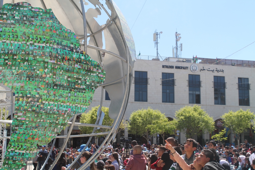 رئيسة بلدية بيت لحم تؤكد في المهرجان الإحتفالي ليوم الطفل الفلسطيني على حق الطفل بالعيش بكرامة 