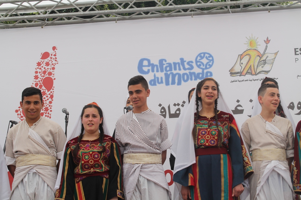 رئيسة بلدية بيت لحم تؤكد في المهرجان الإحتفالي ليوم الطفل الفلسطيني على حق الطفل بالعيش بكرامة 