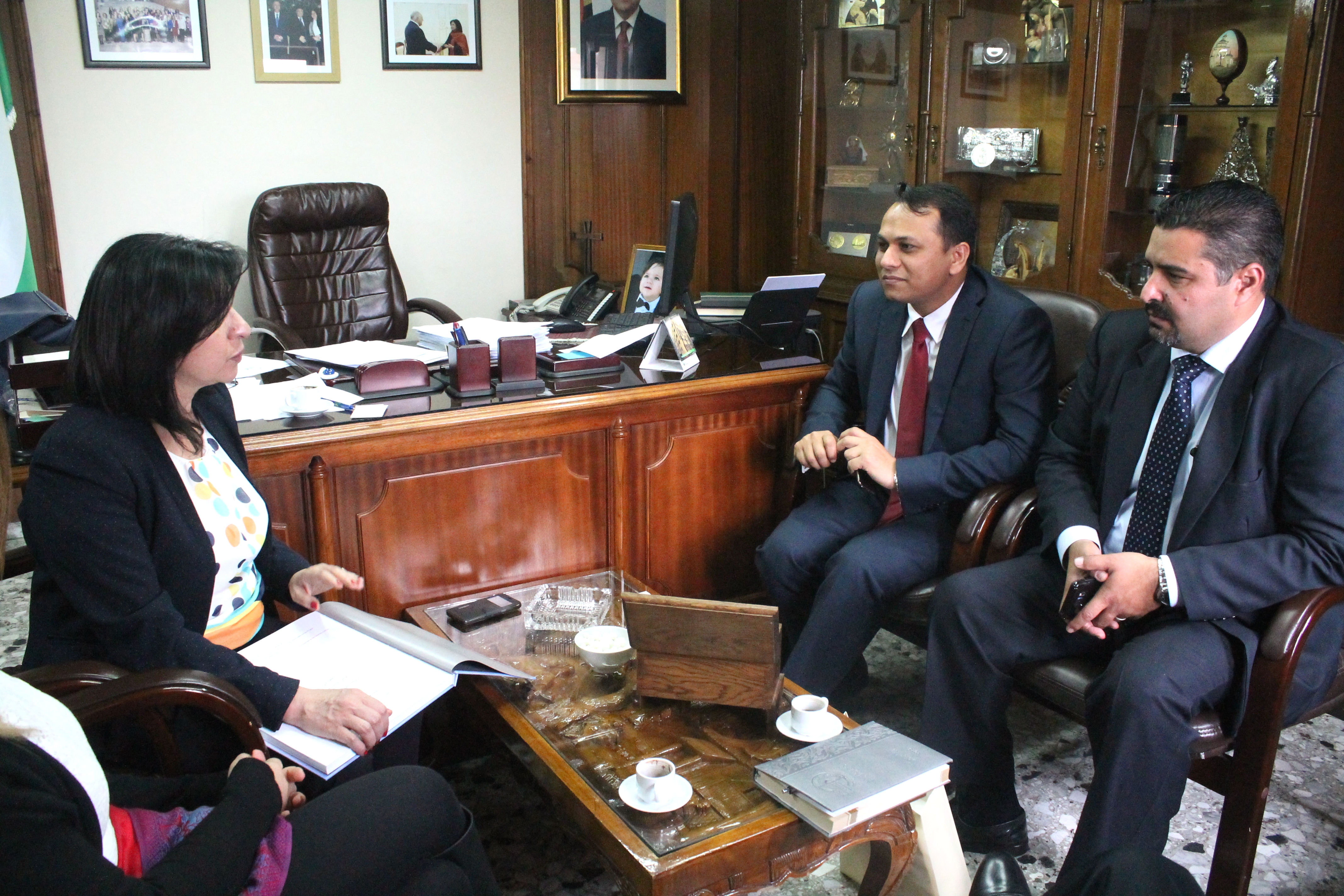 رئيسة بلدية بيت لحم تستقبل ممثل الهند في فلسطين وتضعه عند اخر تطورات المدينة