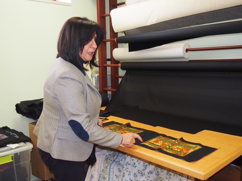  رئيسة بلدية بيت لحم تُكرم مؤسسة اللايف جيت لمشاركتهم في ماراثون فلسطين وتتجول في أقسام المؤسسة وتلتقي الأشخاص ذوي الإعاقة 