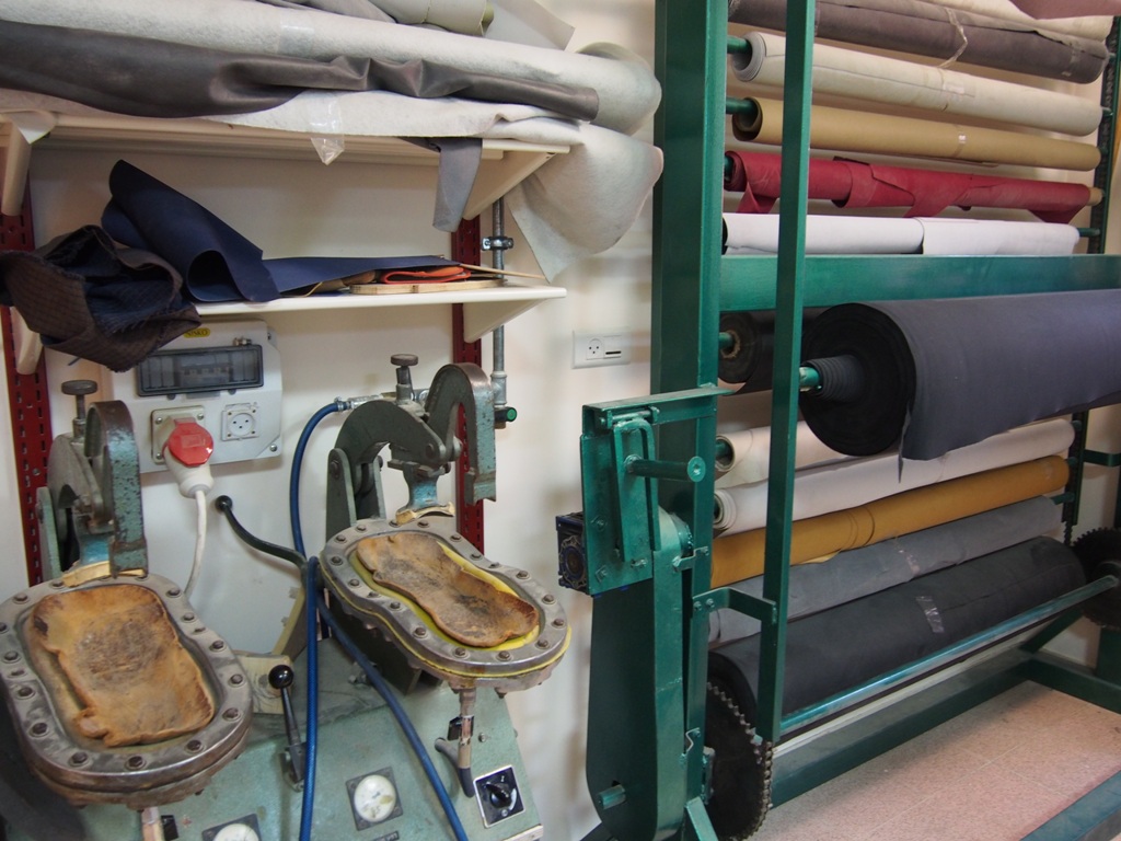  رئيسة بلدية بيت لحم تُكرم مؤسسة اللايف جيت لمشاركتهم في ماراثون فلسطين وتتجول في أقسام المؤسسة وتلتقي الأشخاص ذوي الإعاقة 