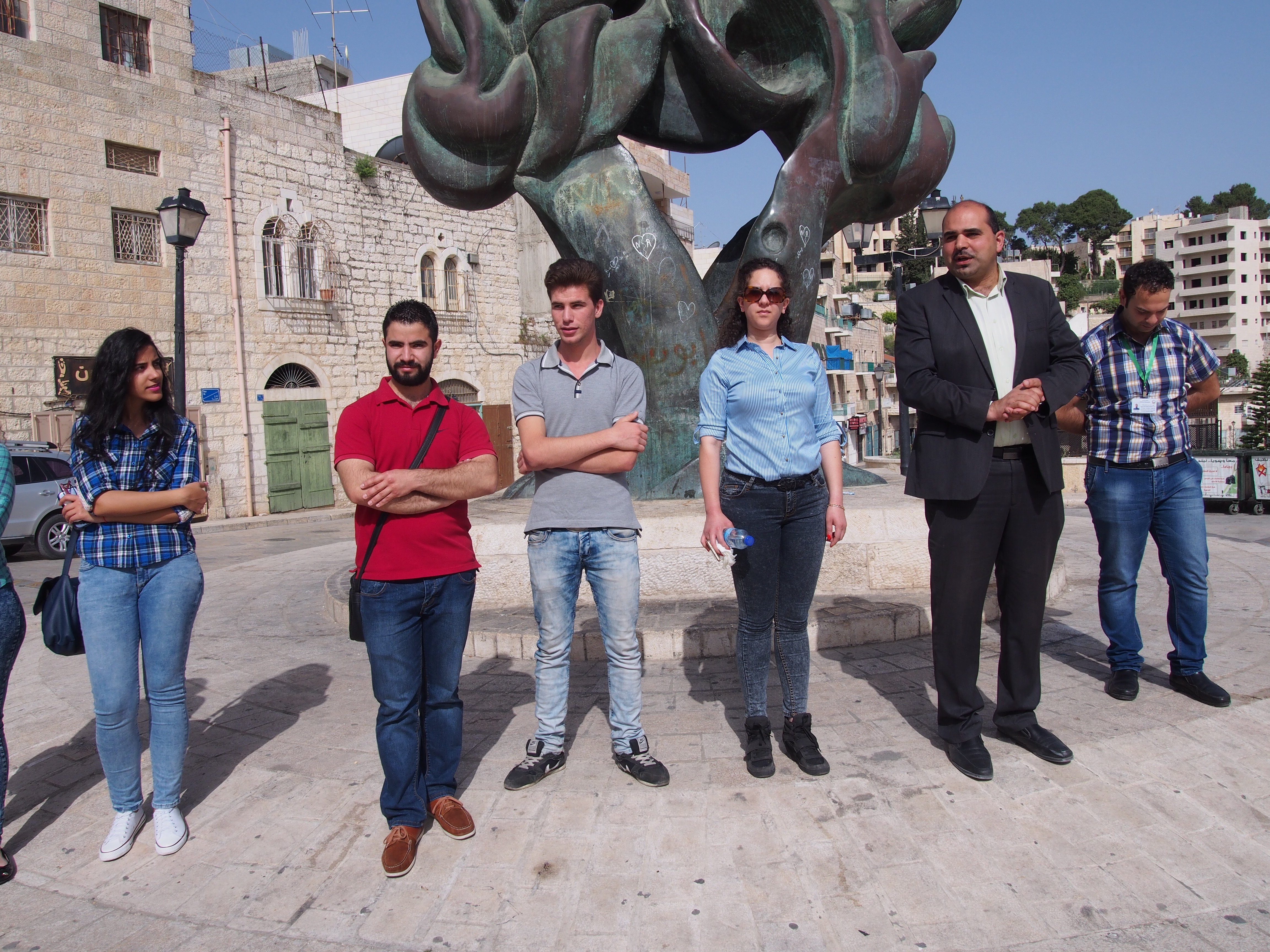 نشاط فصحي في شوارع بيت لحم القديمة للتعرف على تاريخ وأصالة المواقع التراثية والتاريخية 