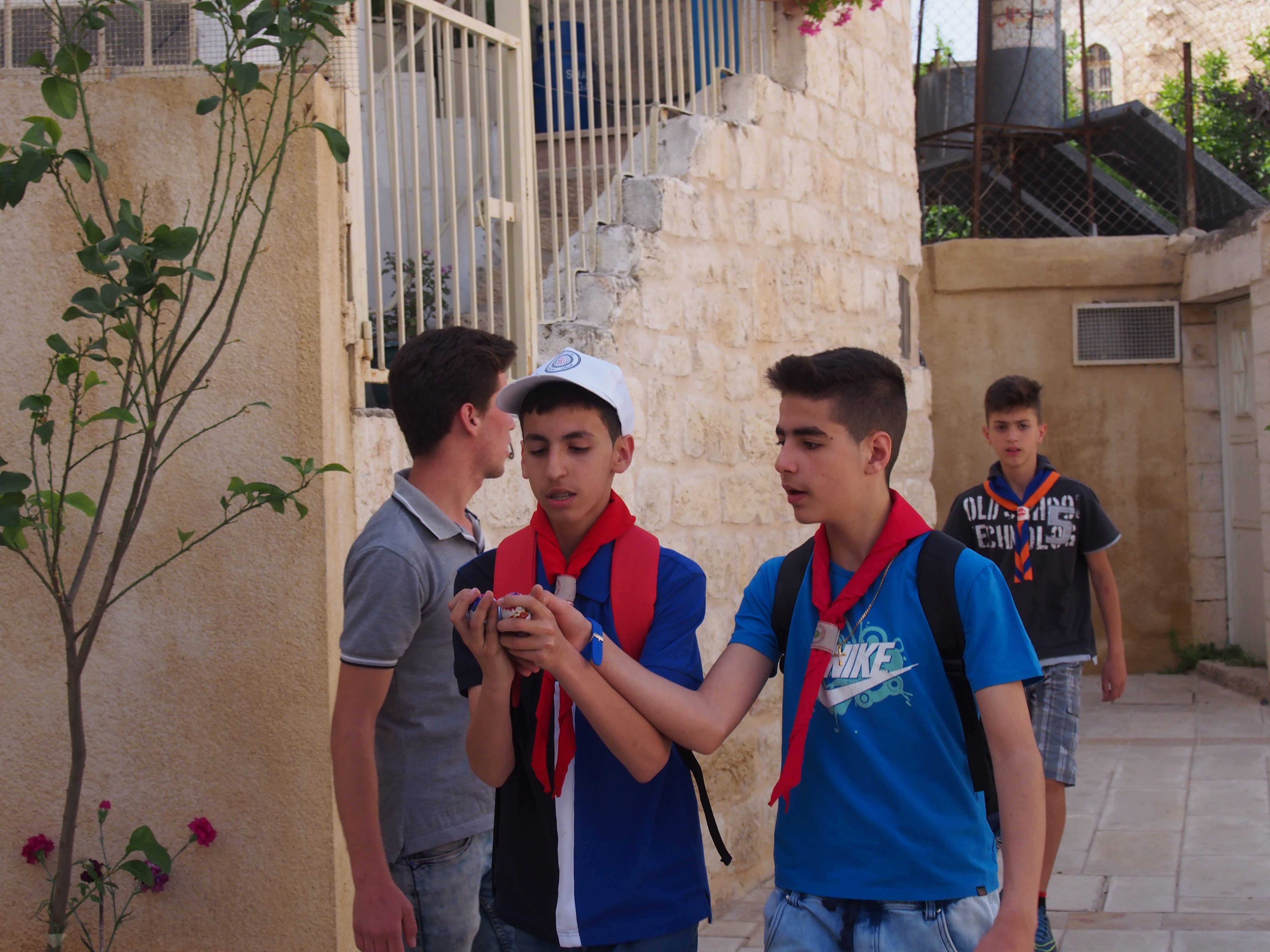 نشاط فصحي في شوارع بيت لحم القديمة للتعرف على تاريخ وأصالة المواقع التراثية والتاريخية 