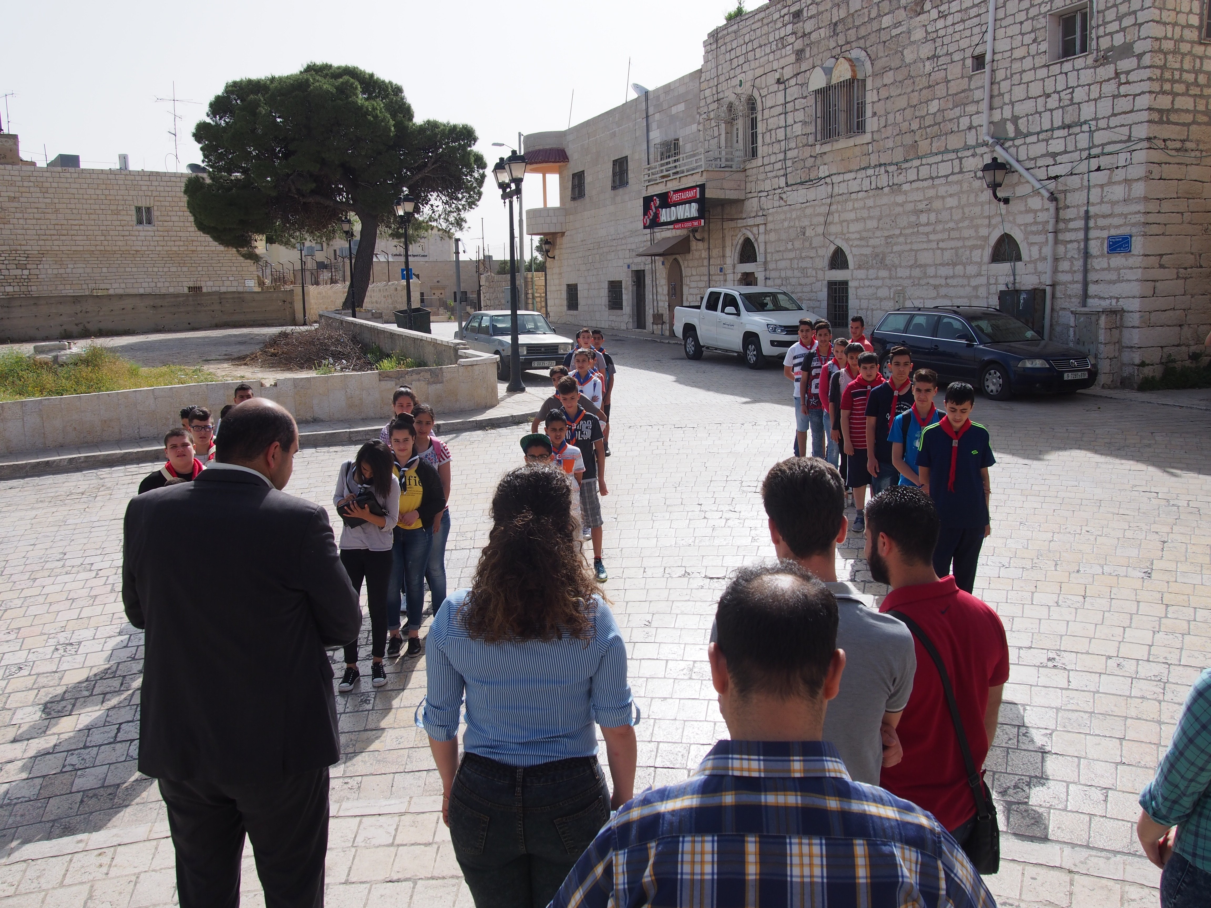 نشاط فصحي في شوارع بيت لحم القديمة للتعرف على تاريخ وأصالة المواقع التراثية والتاريخية 