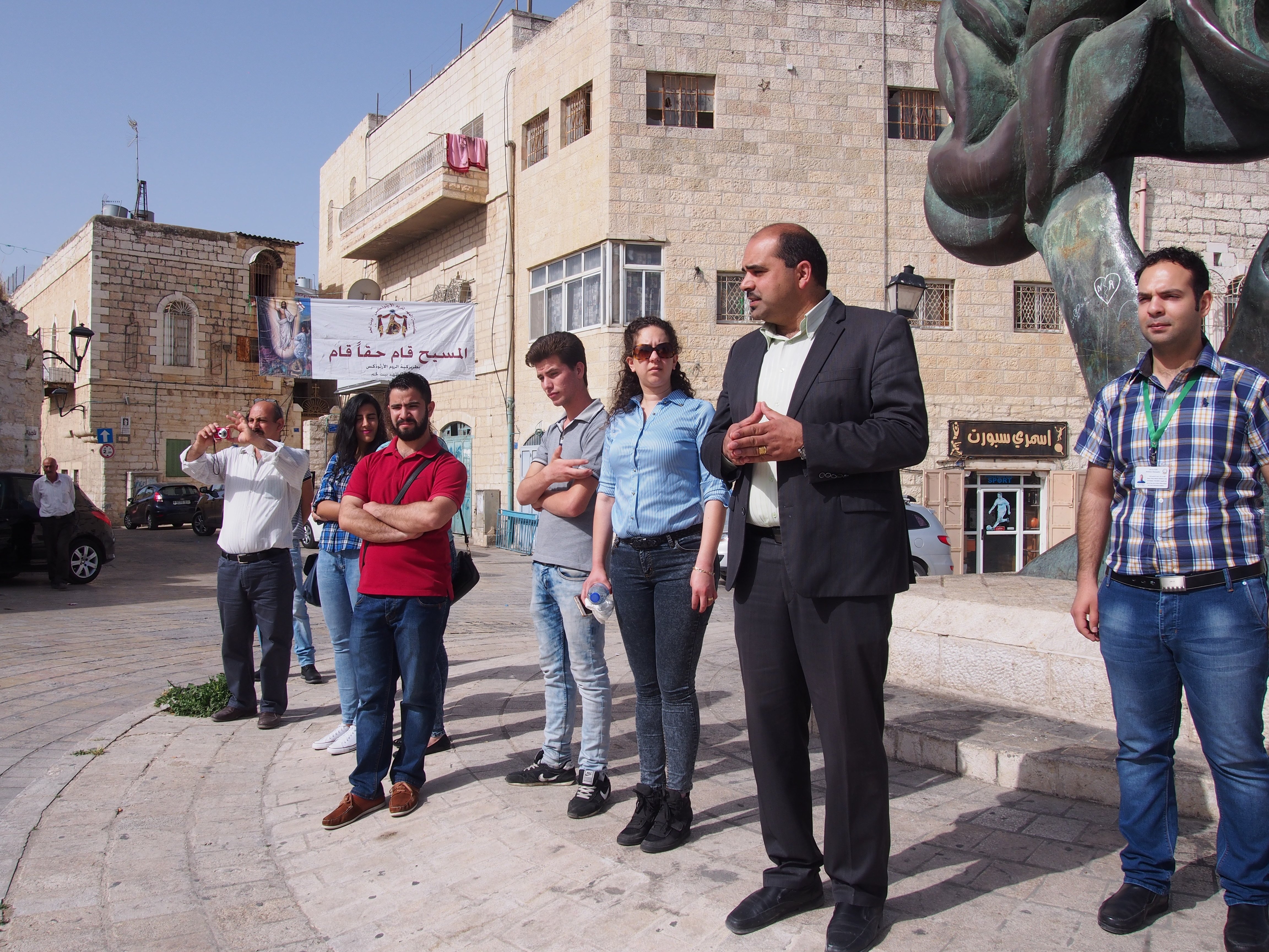 نشاط فصحي في شوارع بيت لحم القديمة للتعرف على تاريخ وأصالة المواقع التراثية والتاريخية 
