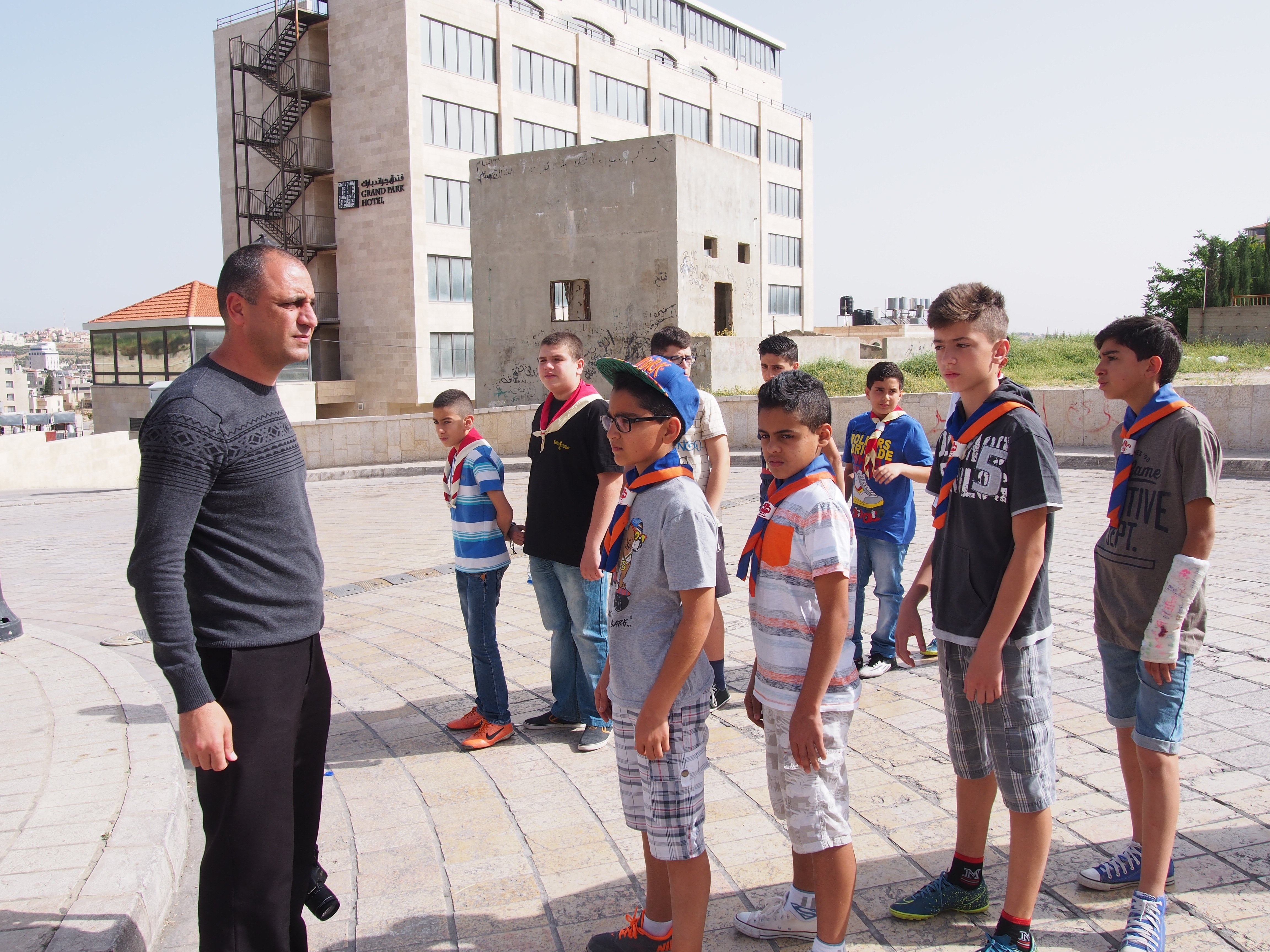 نشاط فصحي في شوارع بيت لحم القديمة للتعرف على تاريخ وأصالة المواقع التراثية والتاريخية 