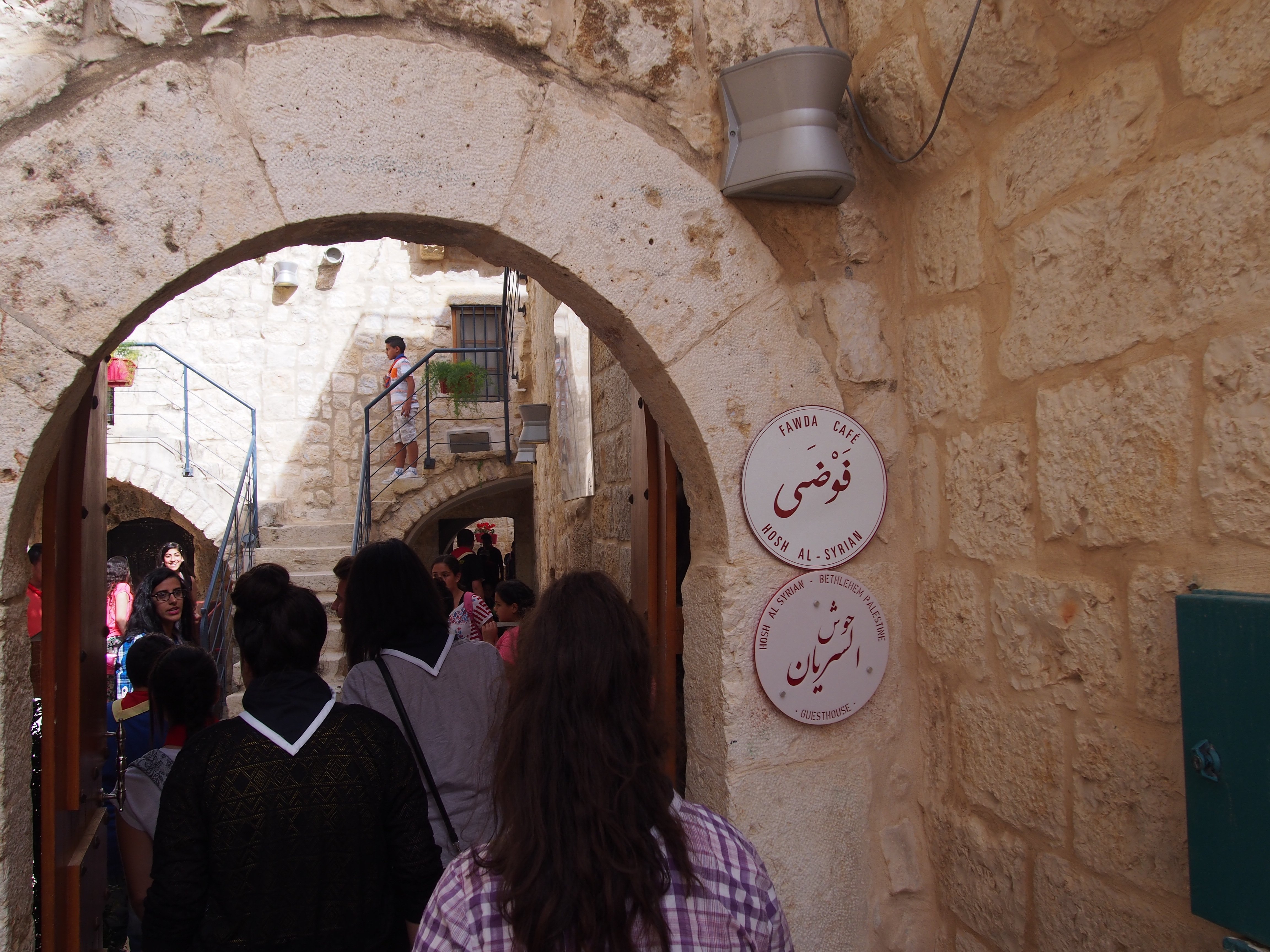 نشاط فصحي في شوارع بيت لحم القديمة للتعرف على تاريخ وأصالة المواقع التراثية والتاريخية 