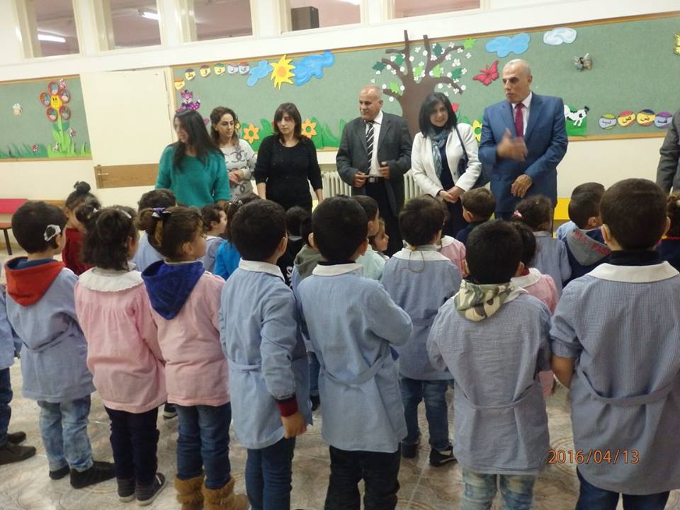 رئيسة بلدية بيت لحم في جولة تفقدية لمدرستي سيرا وإفتح بولس السادس