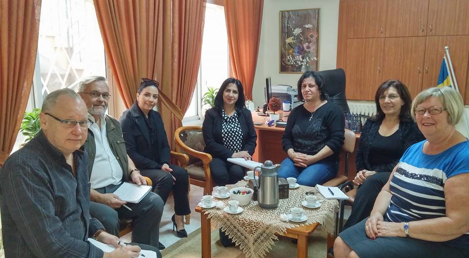 رئيسة بلدية بيت لحم في جولة تفقدية لمدرستي سيرا وإفتح بولس السادس