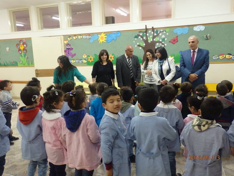 رئيسة بلدية بيت لحم في جولة تفقدية لمدرستي سيرا وإفتح بولس السادس