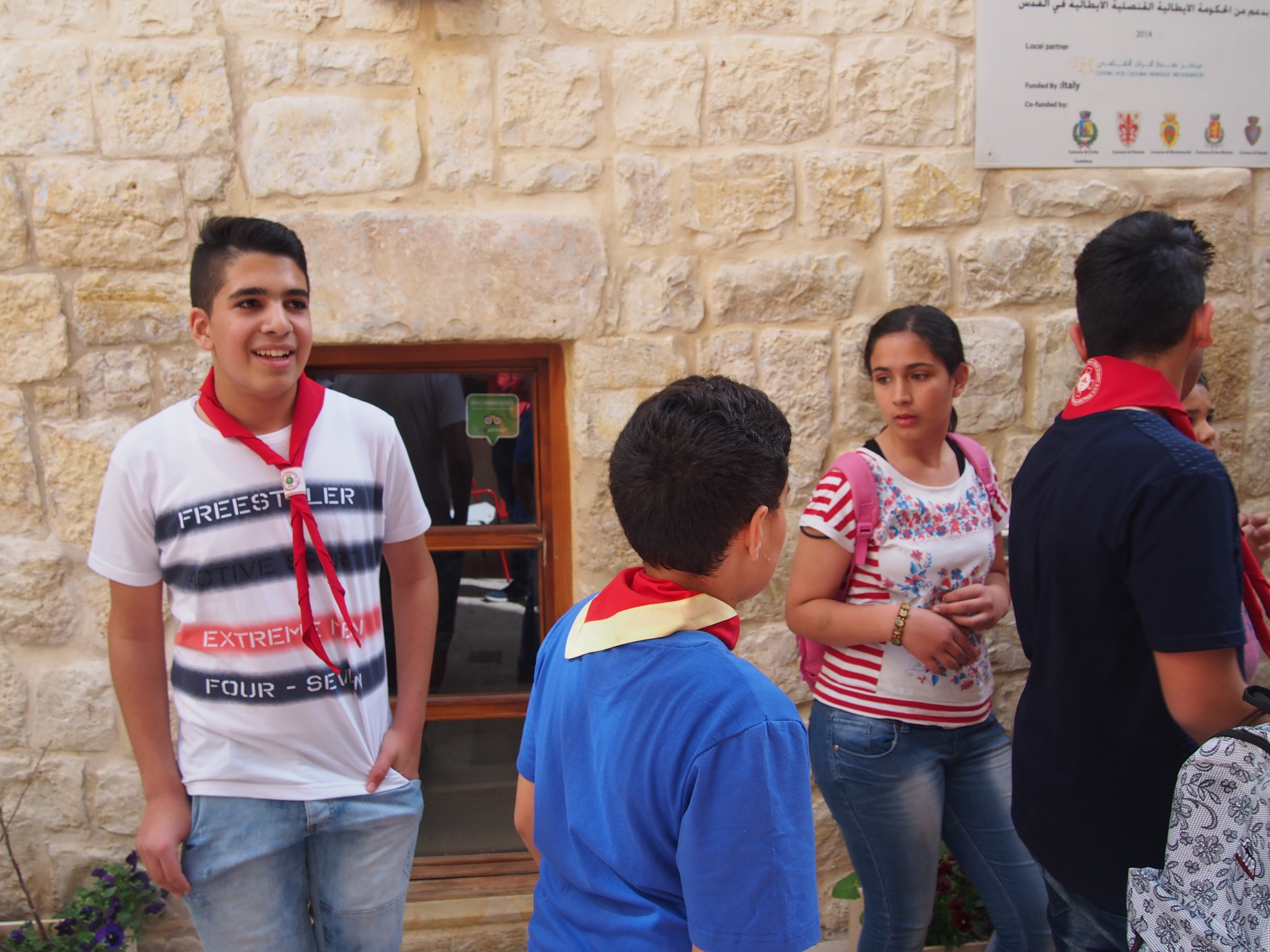 نشاط فصحي في شوارع بيت لحم القديمة للتعرف على تاريخ وأصالة المواقع التراثية والتاريخية 