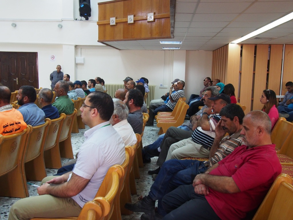 ضمن فعالية يوم العمال في بلدية بيت لحم بابون تثمن عالياً مجهود موظفي وعمال البلدية وتُكرم أحد عمالها لأمانته