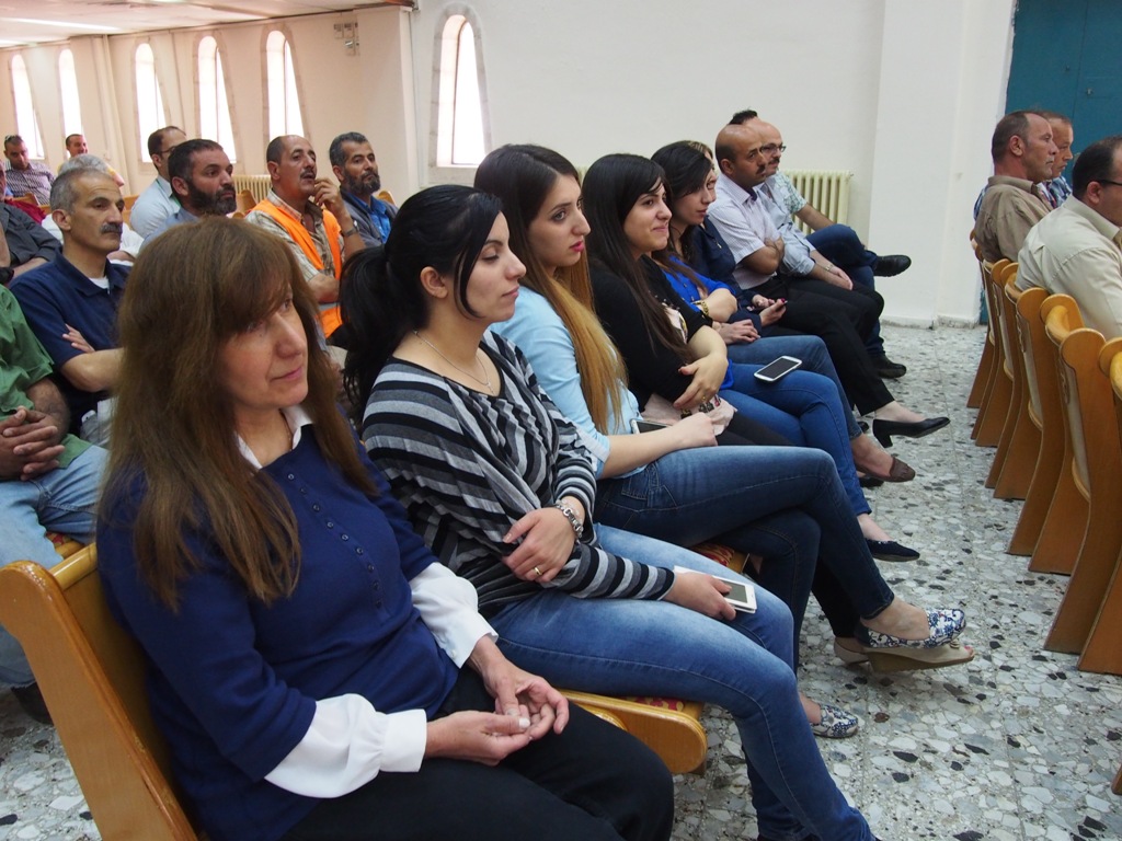 ضمن فعالية يوم العمال في بلدية بيت لحم بابون تثمن عالياً مجهود موظفي وعمال البلدية وتُكرم أحد عمالها لأمانته