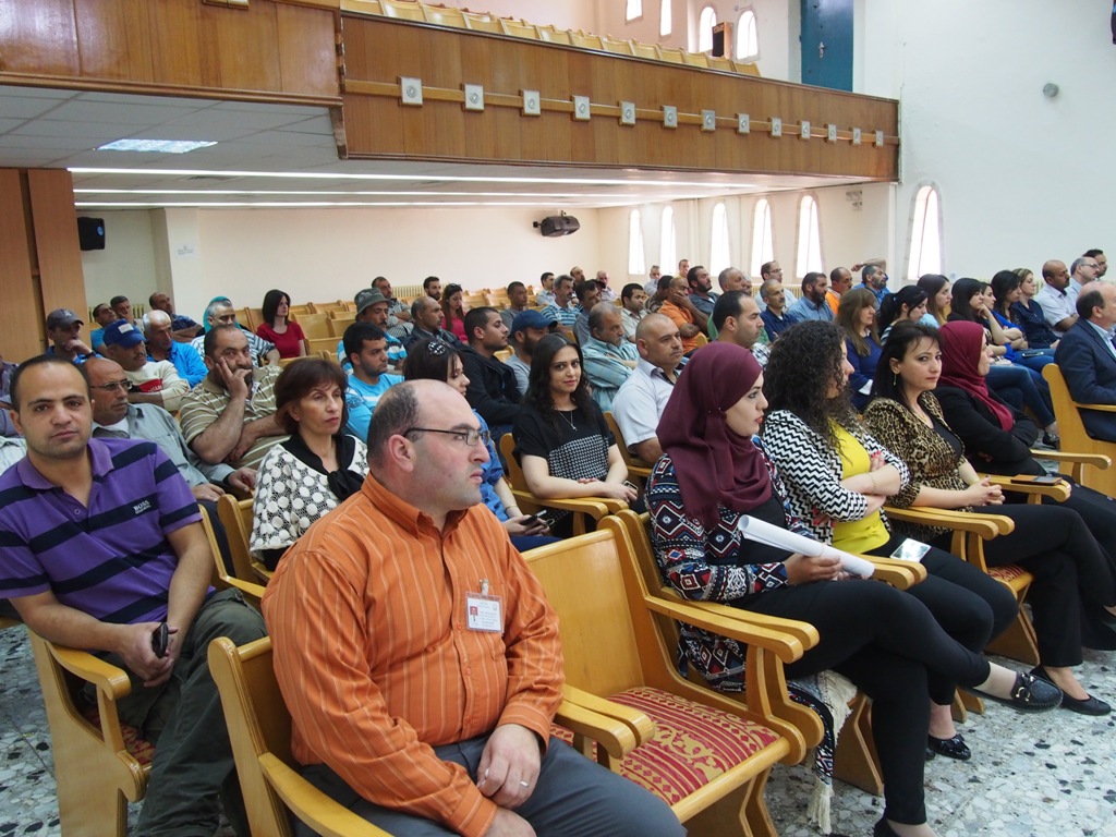 ضمن فعالية يوم العمال في بلدية بيت لحم بابون تثمن عالياً مجهود موظفي وعمال البلدية وتُكرم أحد عمالها لأمانته