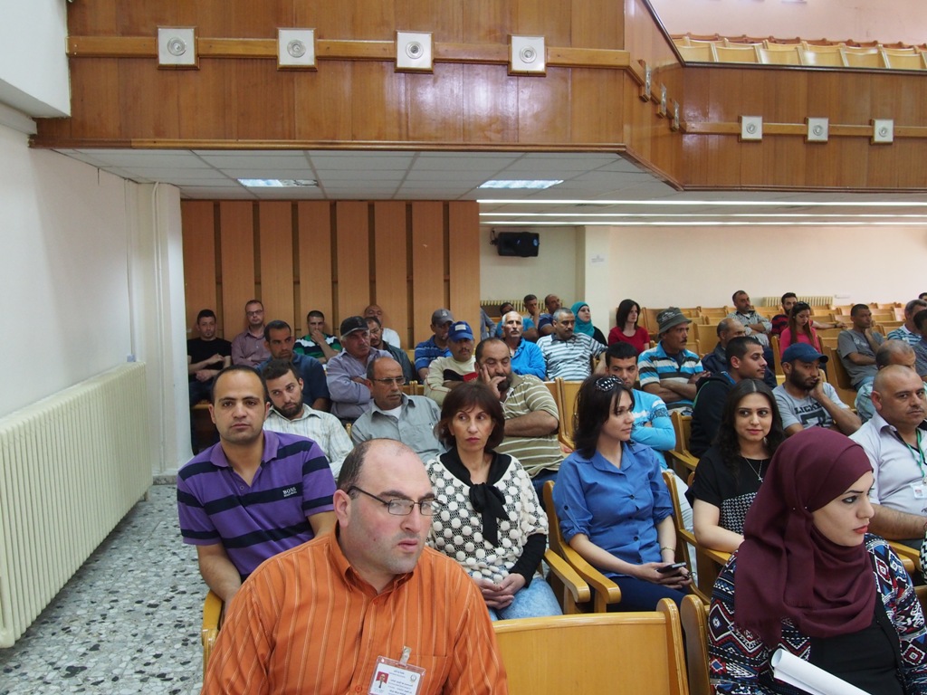 ضمن فعالية يوم العمال في بلدية بيت لحم بابون تثمن عالياً مجهود موظفي وعمال البلدية وتُكرم أحد عمالها لأمانته