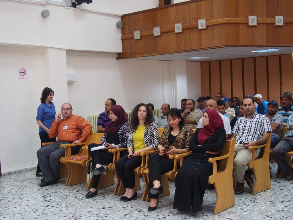 ضمن فعالية يوم العمال في بلدية بيت لحم بابون تثمن عالياً مجهود موظفي وعمال البلدية وتُكرم أحد عمالها لأمانته