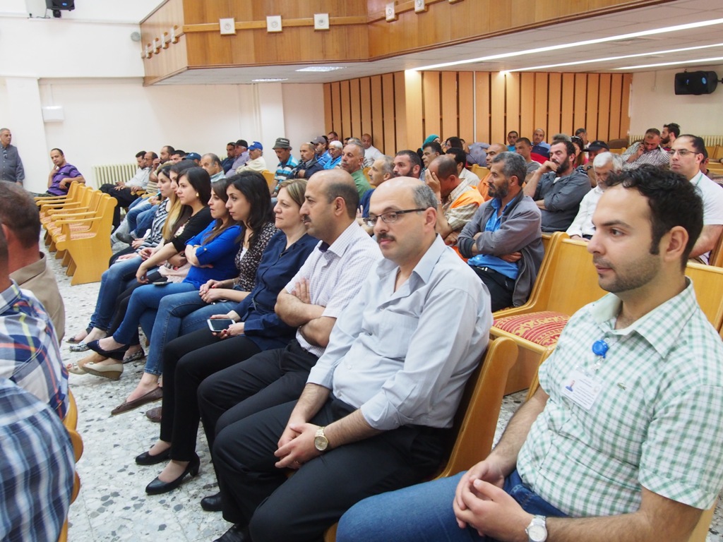 ضمن فعالية يوم العمال في بلدية بيت لحم بابون تثمن عالياً مجهود موظفي وعمال البلدية وتُكرم أحد عمالها لأمانته