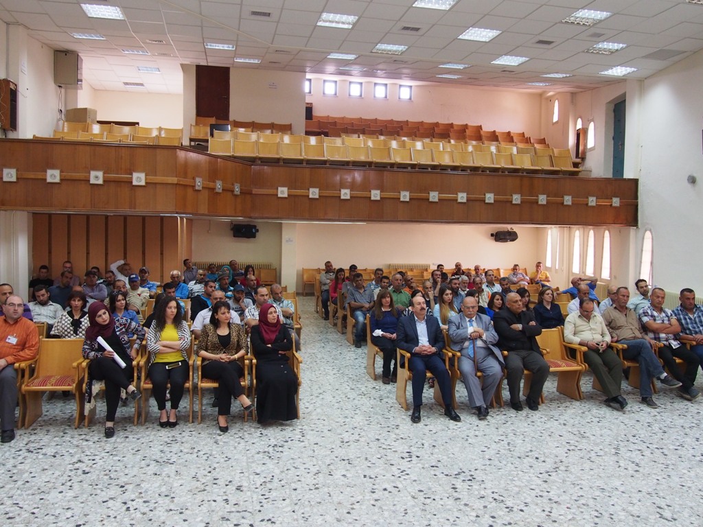 ضمن فعالية يوم العمال في بلدية بيت لحم بابون تثمن عالياً مجهود موظفي وعمال البلدية وتُكرم أحد عمالها لأمانته