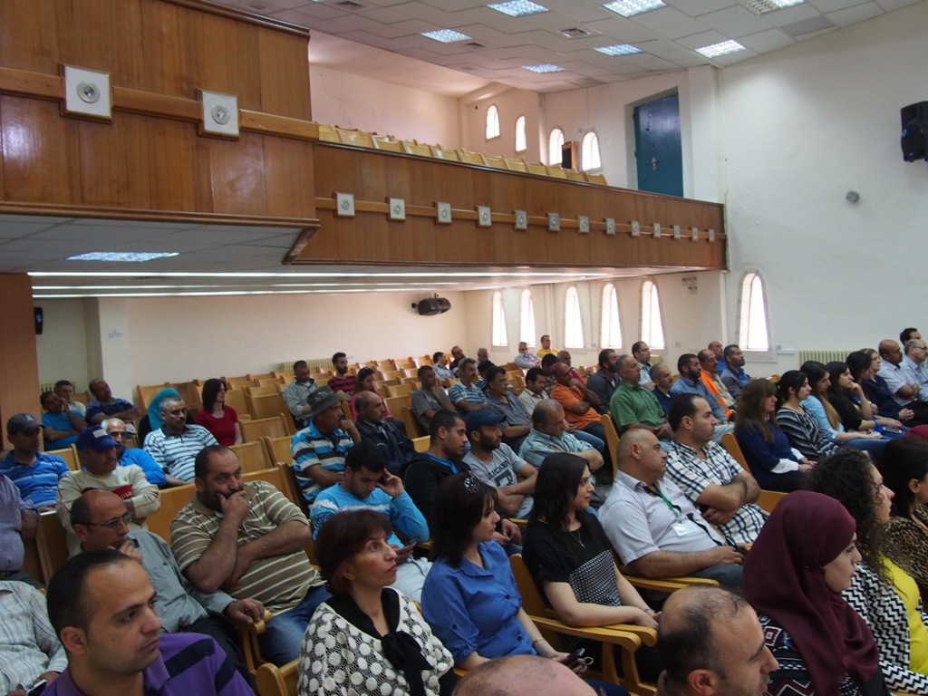 ضمن فعالية يوم العمال في بلدية بيت لحم بابون تثمن عالياً مجهود موظفي وعمال البلدية وتُكرم أحد عمالها لأمانته