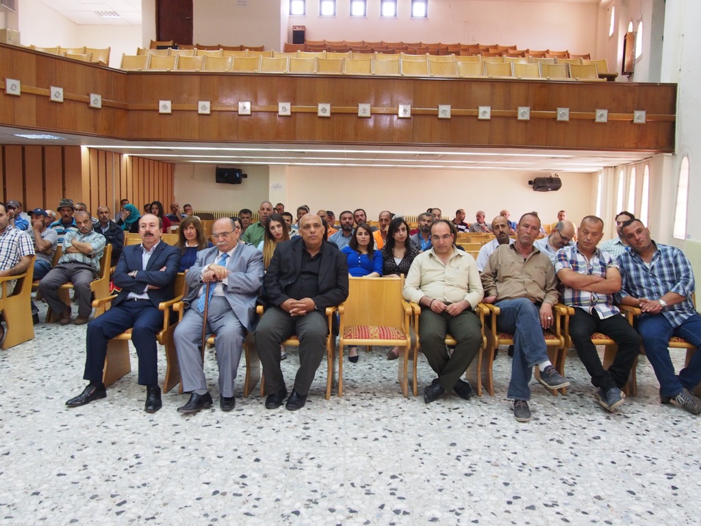 ضمن فعالية يوم العمال في بلدية بيت لحم بابون تثمن عالياً مجهود موظفي وعمال البلدية وتُكرم أحد عمالها لأمانته