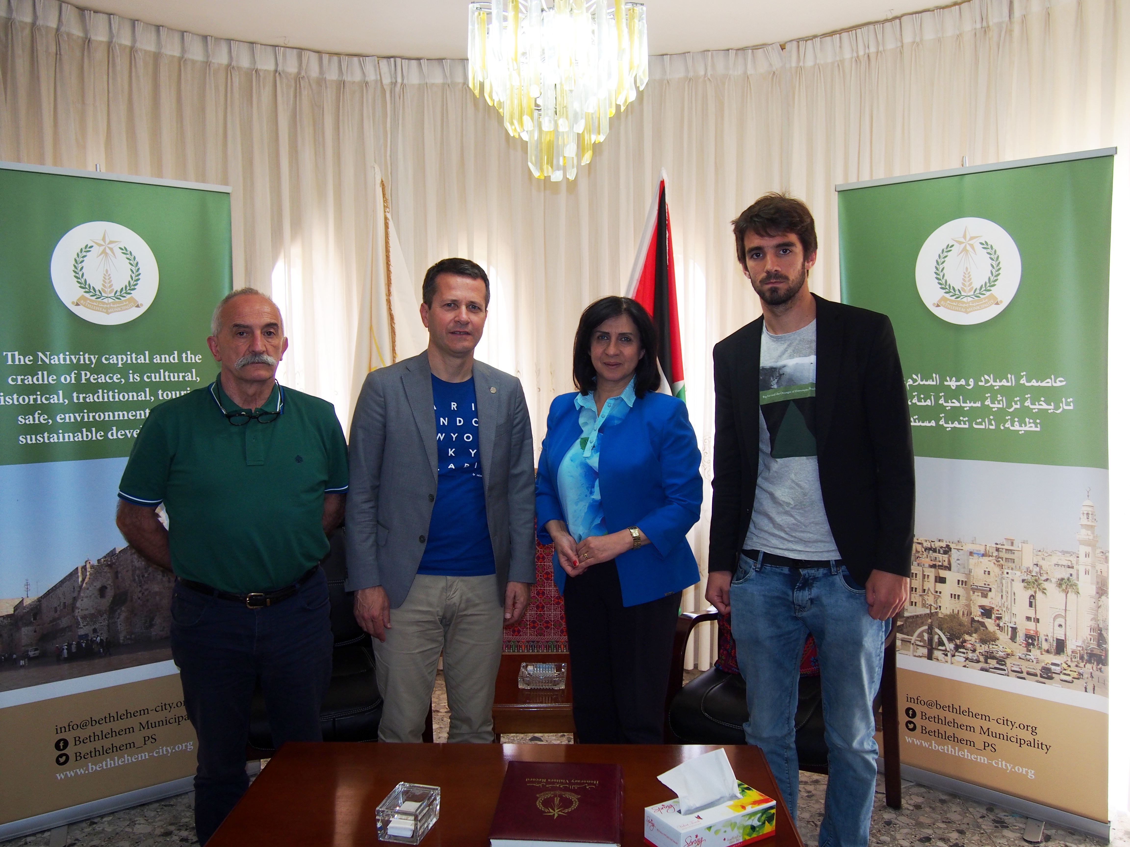 بابون تستقبل عضو مجلس الشيوخ الإسباني والوفد المرافق وتقدم لهم عرضاً مفصلاً عن طبيعة الحصار في بيت لحم 