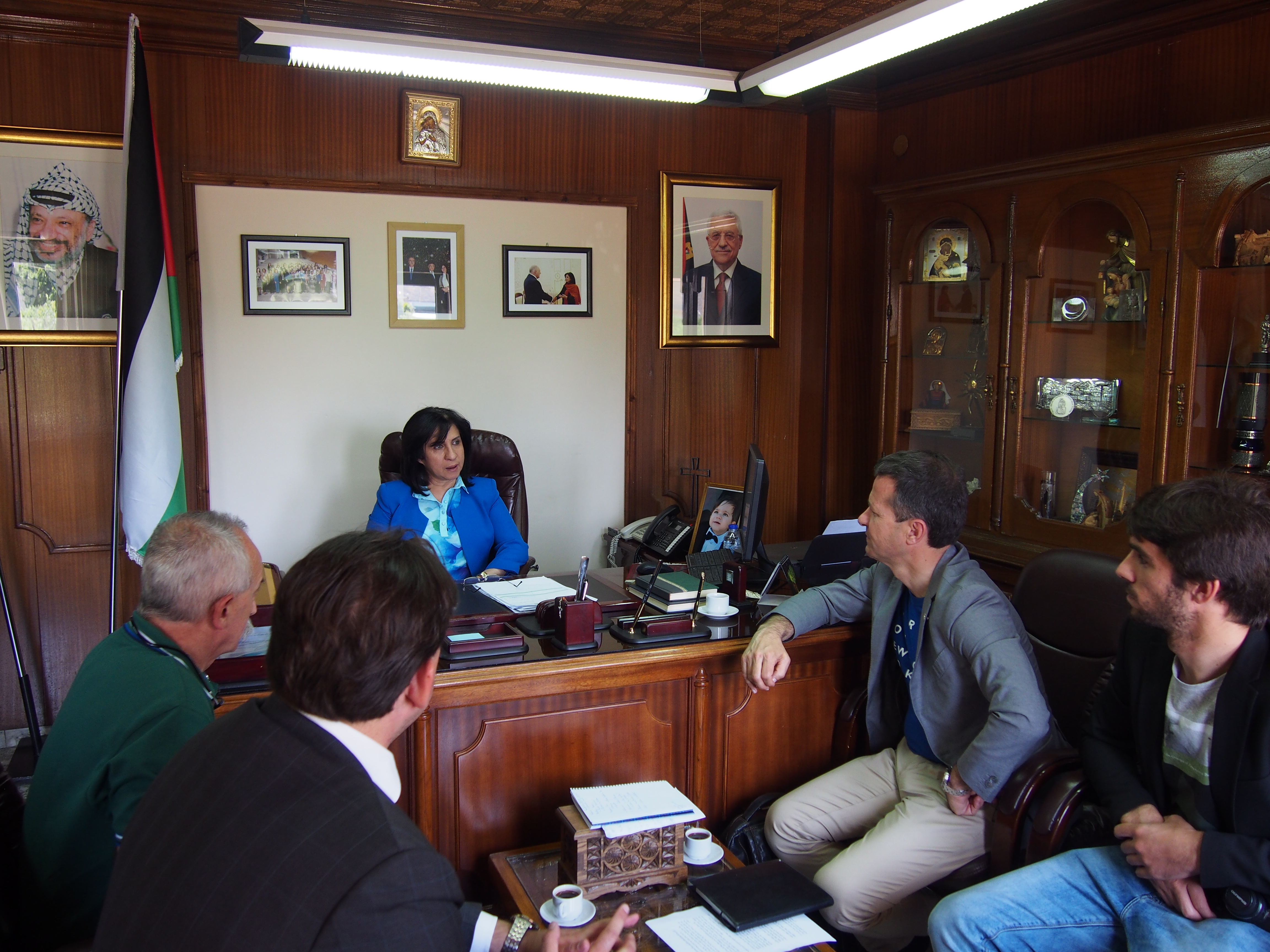 بابون تستقبل عضو مجلس الشيوخ الإسباني والوفد المرافق وتقدم لهم عرضاً مفصلاً عن طبيعة الحصار في بيت لحم 