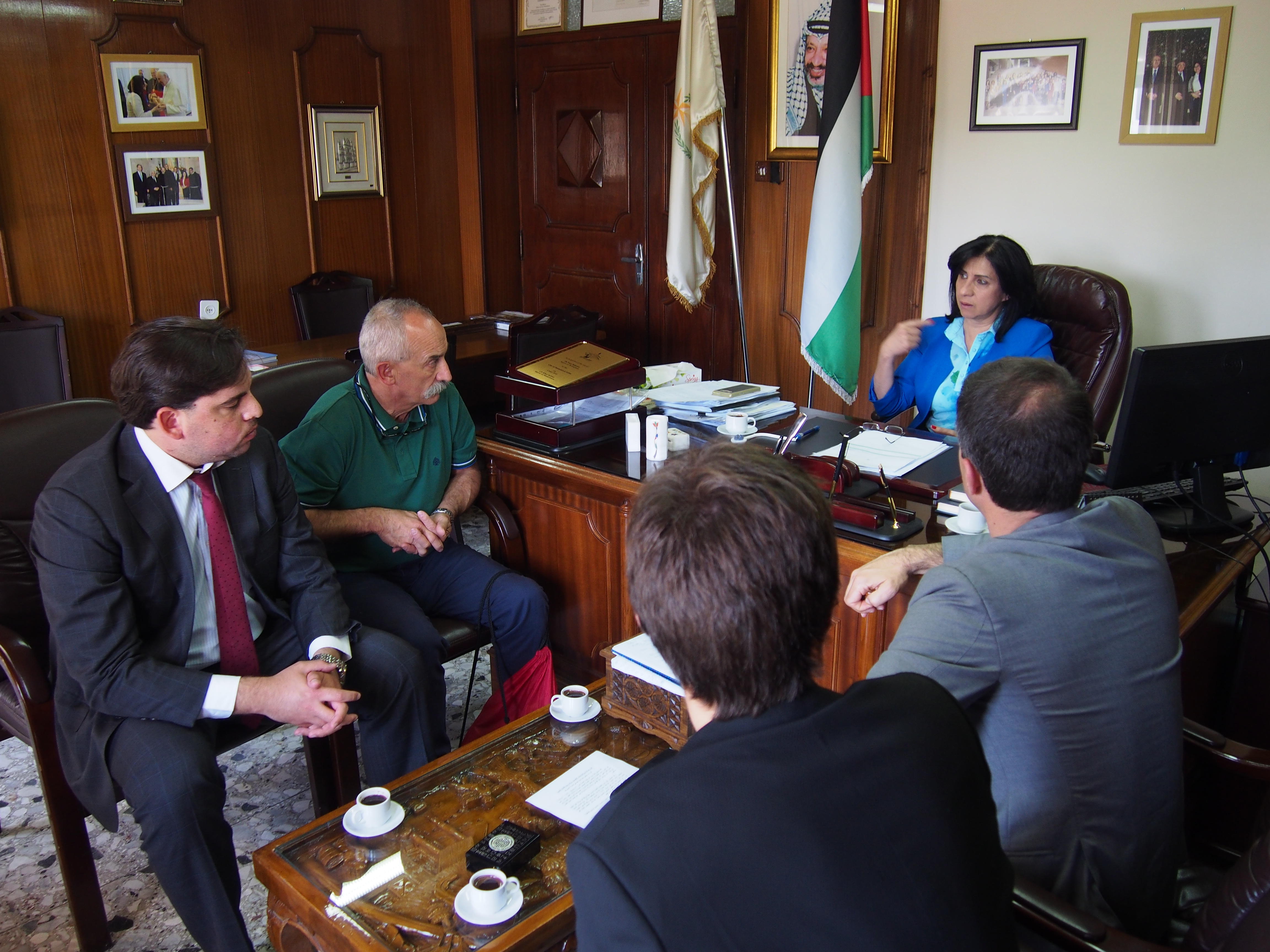 بابون تستقبل عضو مجلس الشيوخ الإسباني والوفد المرافق وتقدم لهم عرضاً مفصلاً عن طبيعة الحصار في بيت لحم 