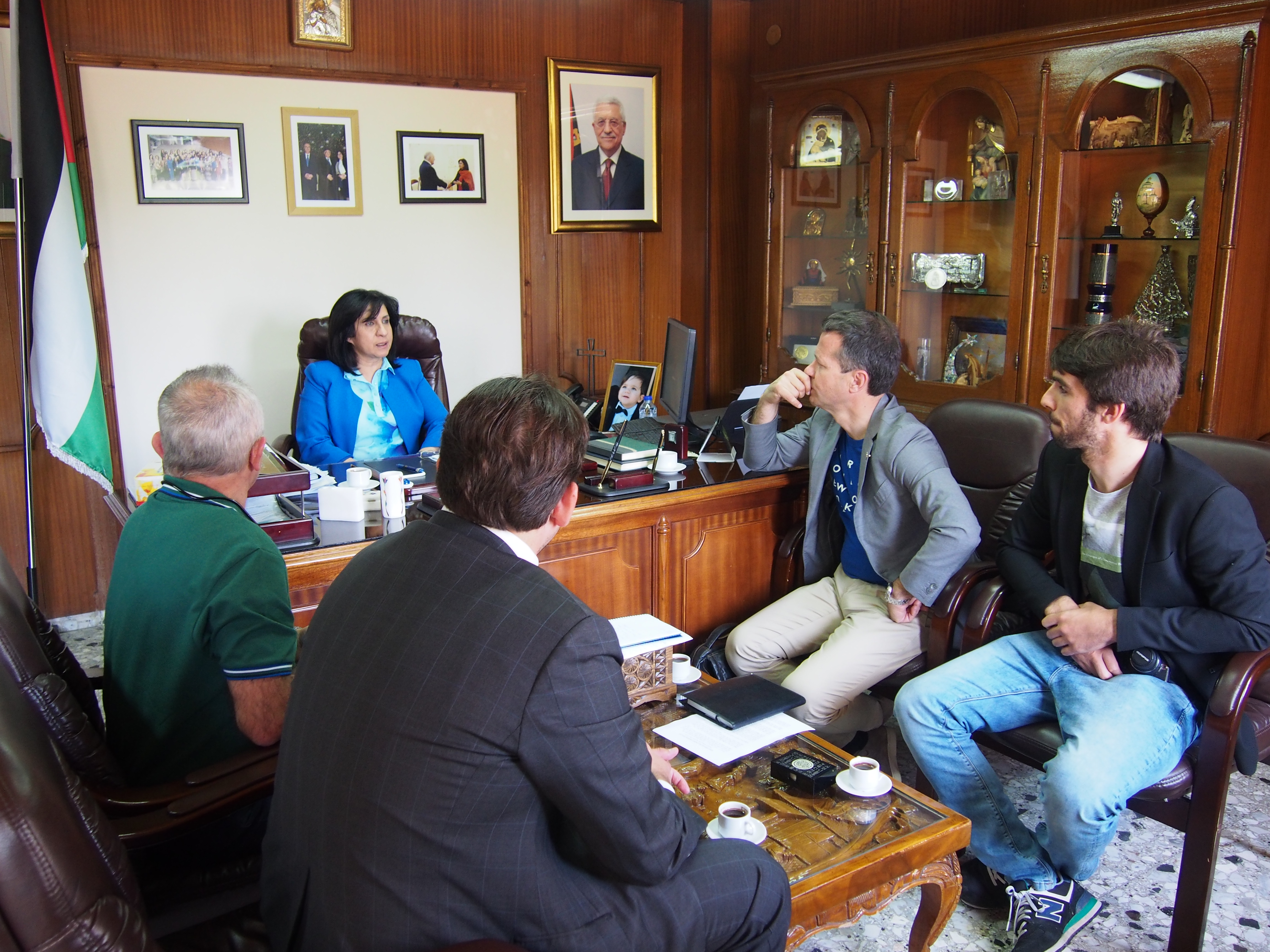 بابون تستقبل عضو مجلس الشيوخ الإسباني والوفد المرافق وتقدم لهم عرضاً مفصلاً عن طبيعة الحصار في بيت لحم 