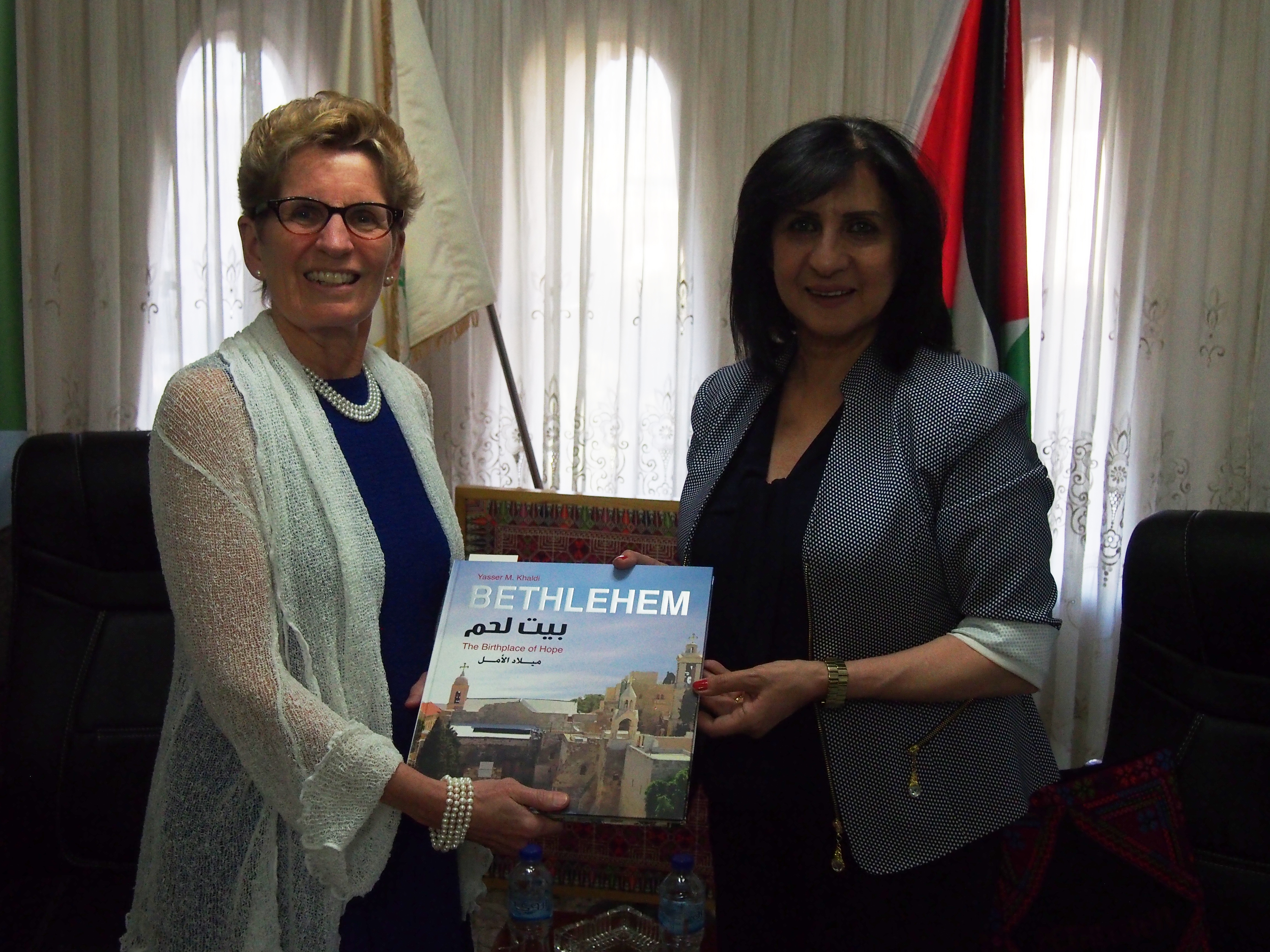  رئيسة بلدية بيت لحم تستقبل رئيسة وزراء مقاطعة ولاية أونتاريو الكندية 