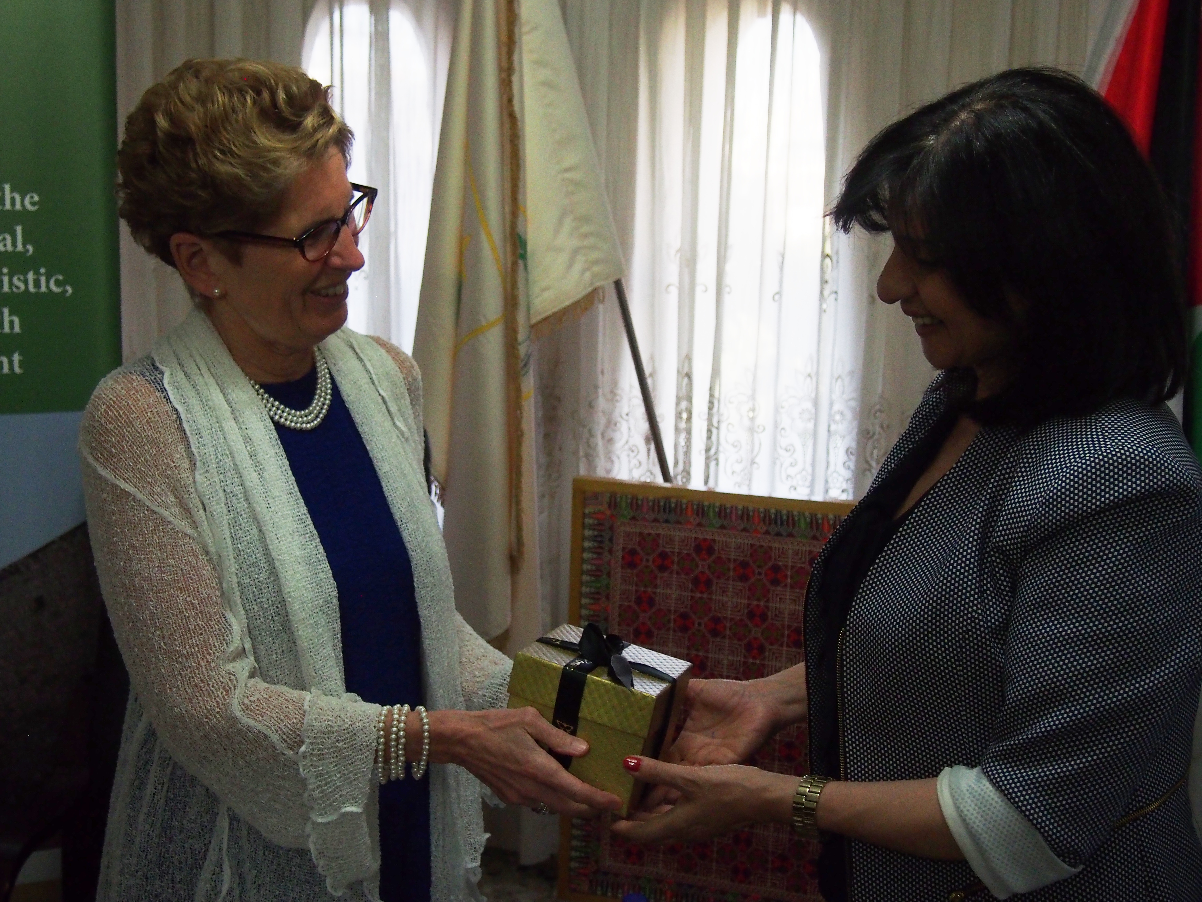  رئيسة بلدية بيت لحم تستقبل رئيسة وزراء مقاطعة ولاية أونتاريو الكندية 