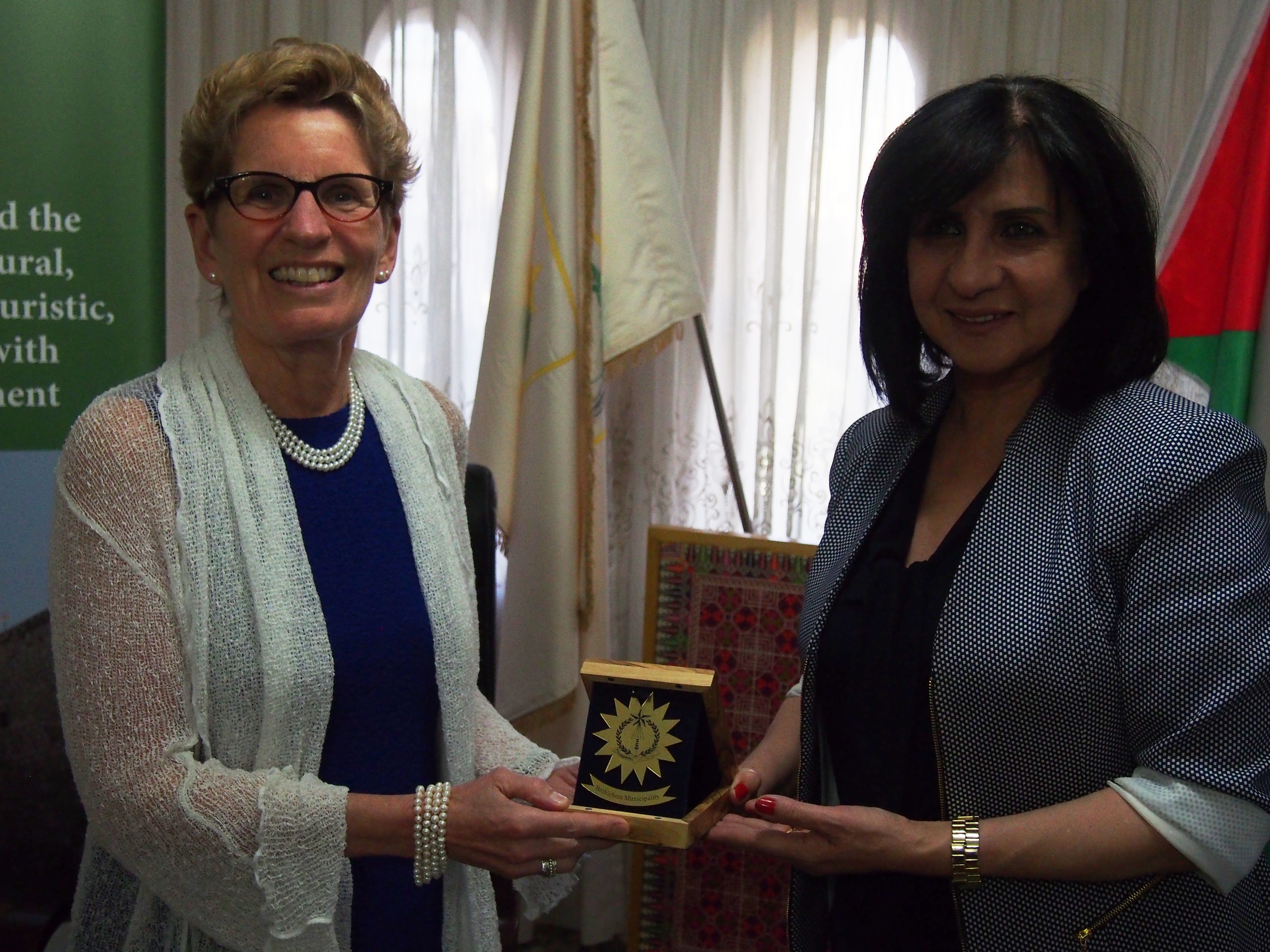  رئيسة بلدية بيت لحم تستقبل رئيسة وزراء مقاطعة ولاية أونتاريو الكندية 