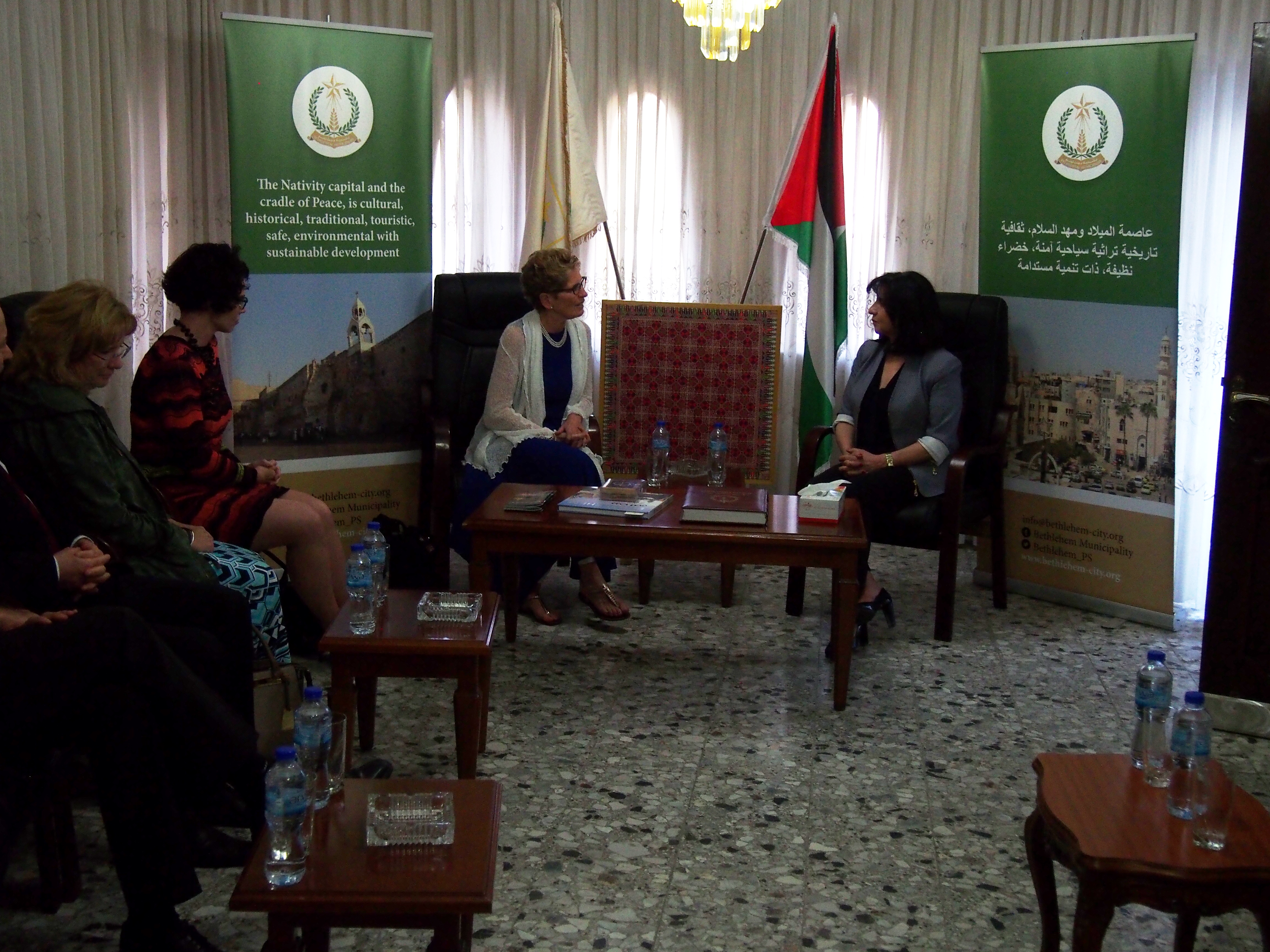  رئيسة بلدية بيت لحم تستقبل رئيسة وزراء مقاطعة ولاية أونتاريو الكندية 
