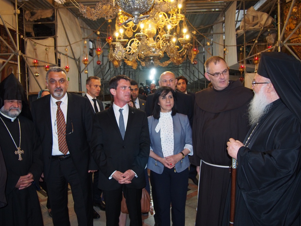 رئيسة بلدية بيت لحم تشارك في إستقبال رئيس الوزراء الفرنسي وترافقه في جولته 