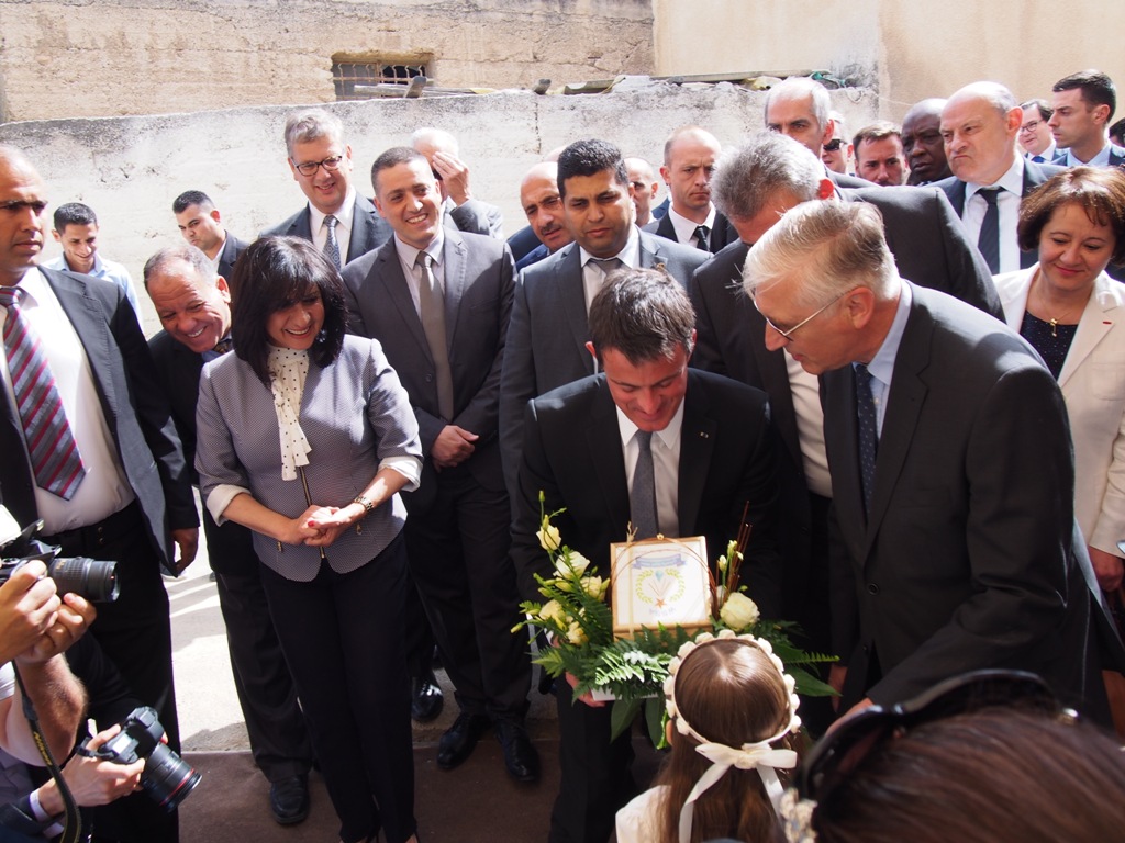 رئيسة بلدية بيت لحم تشارك في إستقبال رئيس الوزراء الفرنسي وترافقه في جولته 