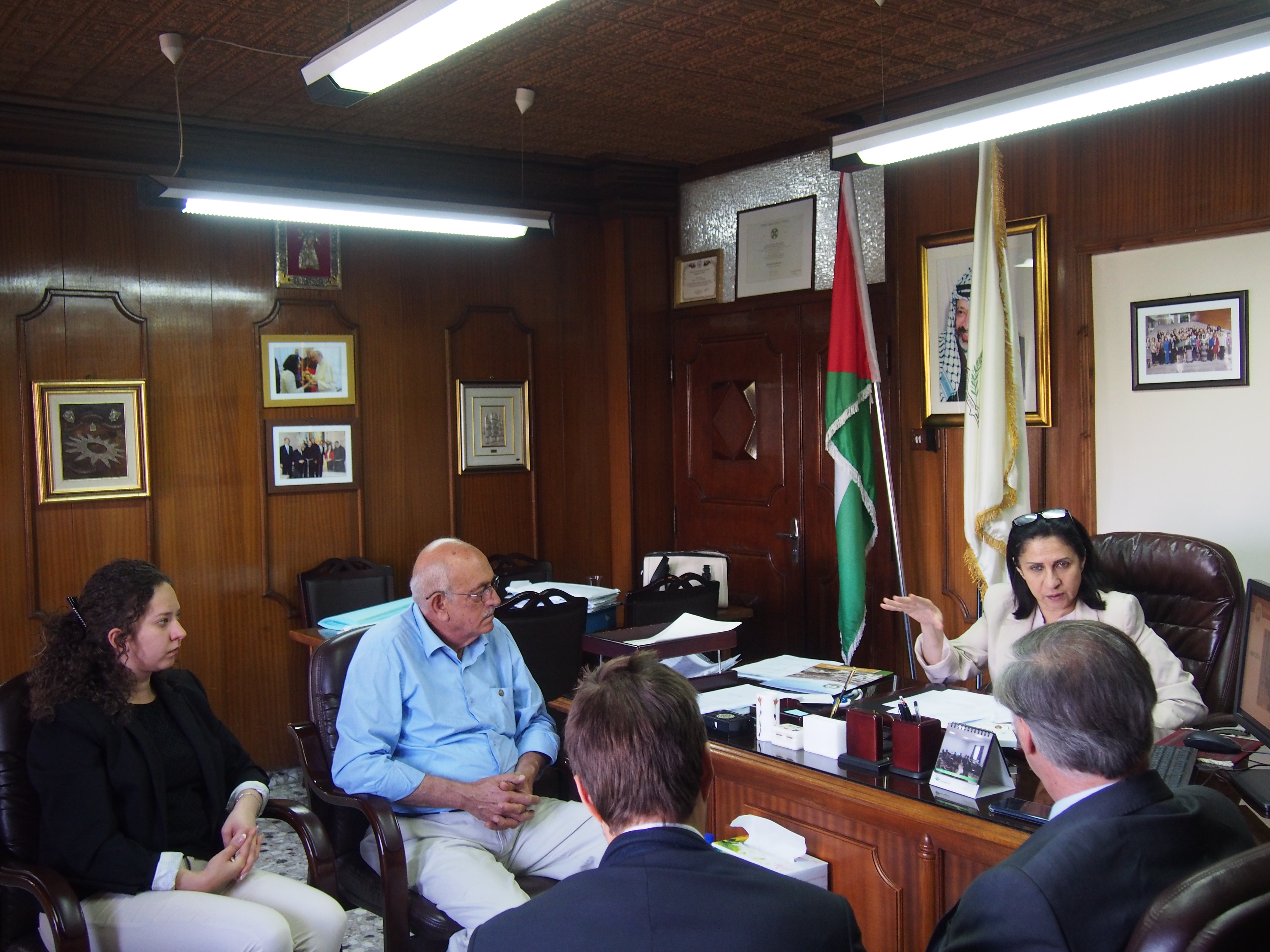  بابون تسقبل عدداً من القناصل وممثلي الدول وتنقل لهم أخر تحضيرات مؤتمر مغتربي محافظة بيت لحم وتدعوهم للترويج للمؤتمر وجذب مزيد من المشاركين  