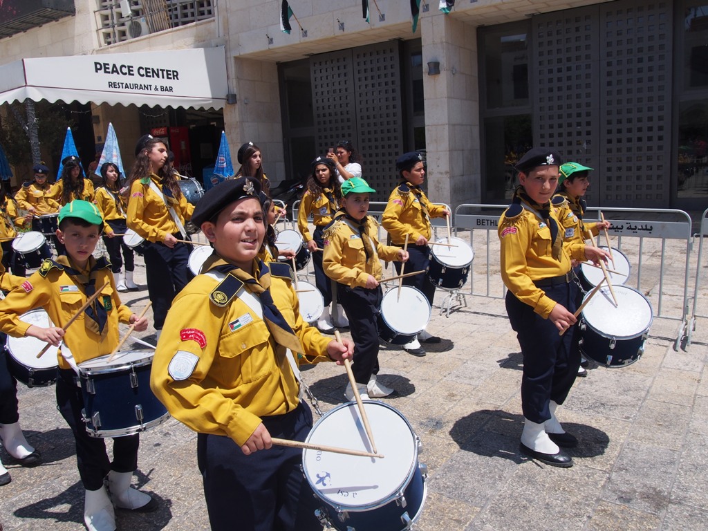 رئيسة وأعضاء المجلس البلدي في بيت لحم يشاركون في إستقبال حارس الأراضي المقدسة الجديد 