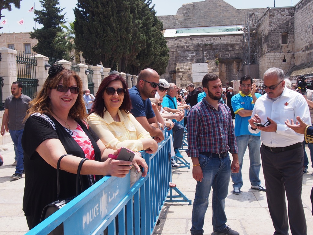 رئيسة وأعضاء المجلس البلدي في بيت لحم يشاركون في إستقبال حارس الأراضي المقدسة الجديد 