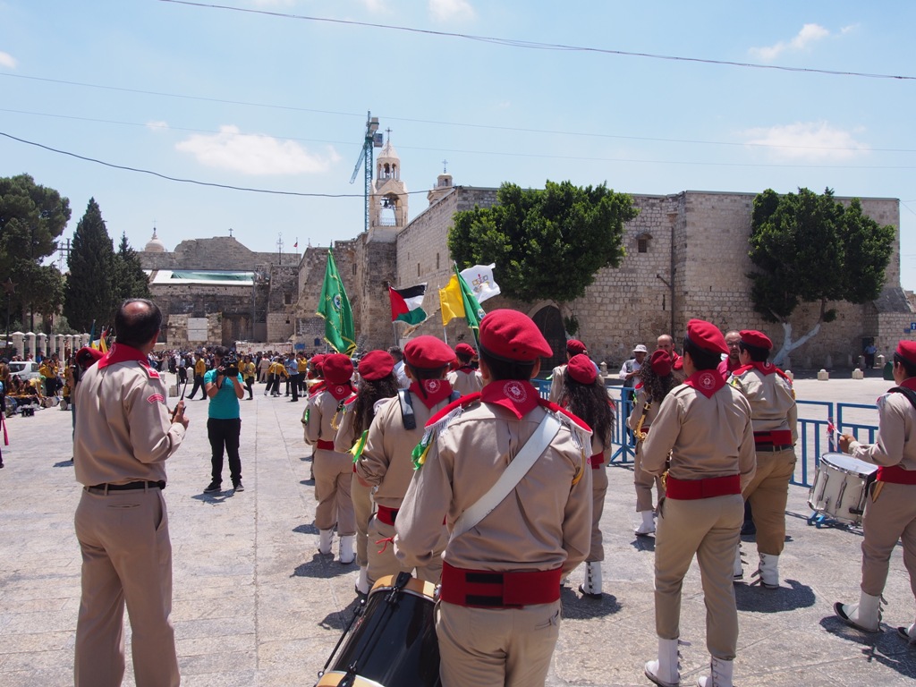 رئيسة وأعضاء المجلس البلدي في بيت لحم يشاركون في إستقبال حارس الأراضي المقدسة الجديد 