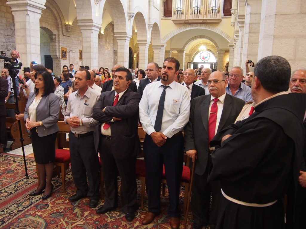 رئيسة وأعضاء المجلس البلدي في بيت لحم يشاركون في إستقبال حارس الأراضي المقدسة الجديد 