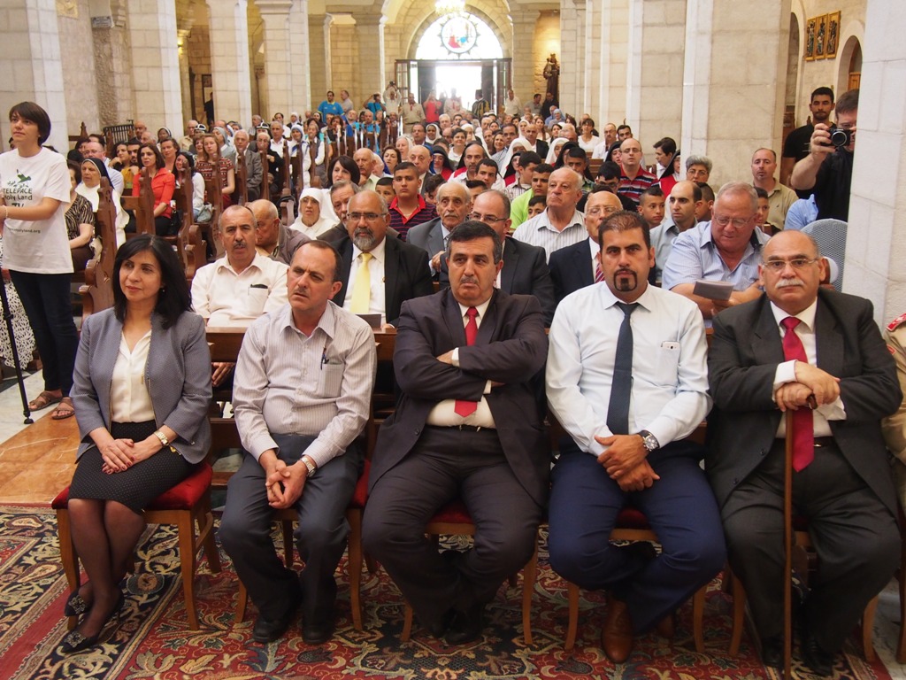 رئيسة وأعضاء المجلس البلدي في بيت لحم يشاركون في إستقبال حارس الأراضي المقدسة الجديد 