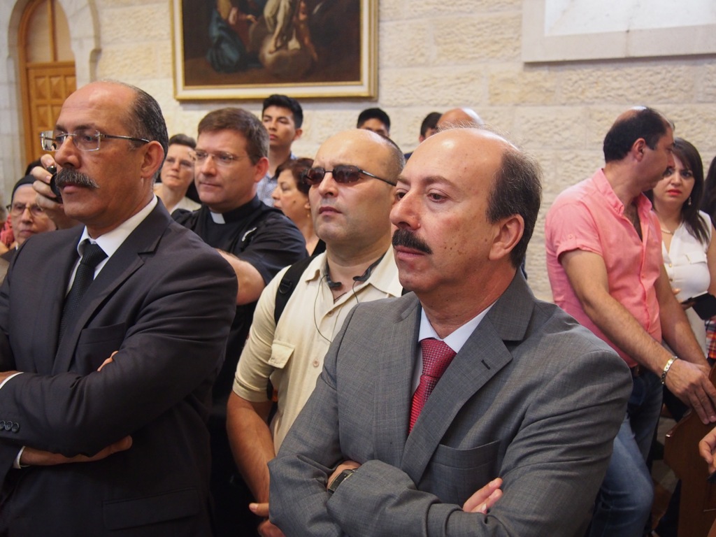 رئيسة وأعضاء المجلس البلدي في بيت لحم يشاركون في إستقبال حارس الأراضي المقدسة الجديد 