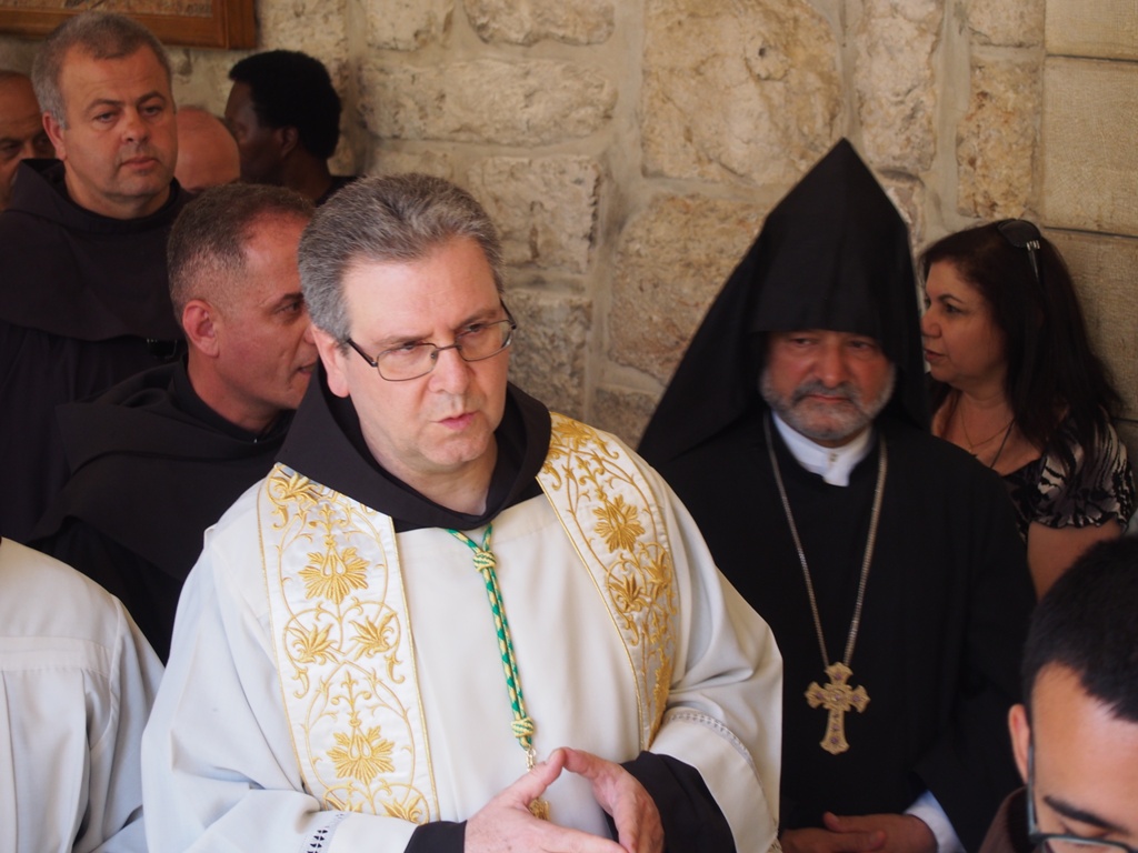 رئيسة وأعضاء المجلس البلدي في بيت لحم يشاركون في إستقبال حارس الأراضي المقدسة الجديد 