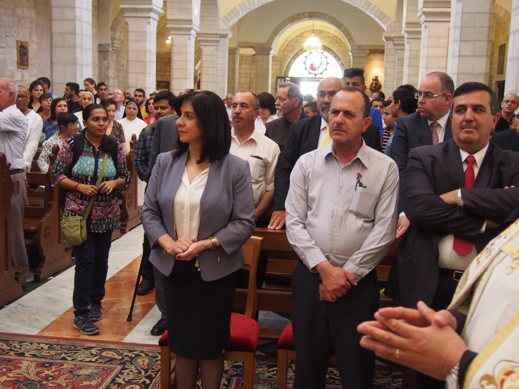 رئيسة وأعضاء المجلس البلدي في بيت لحم يشاركون في إستقبال حارس الأراضي المقدسة الجديد 