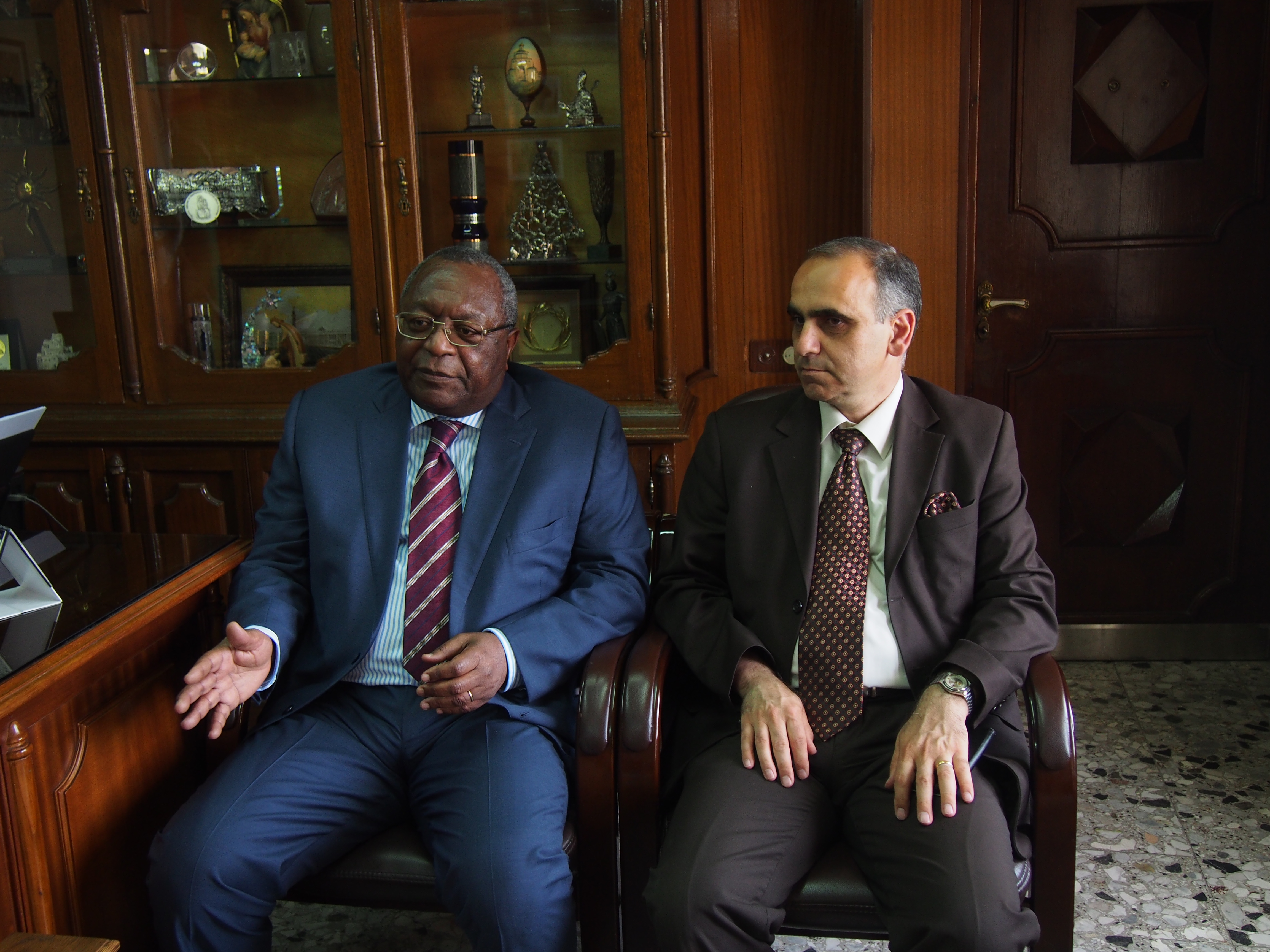 رئيسة بلدية بيت لحم تستقبل سفير جمهورية ساحل العاج ويتحدثان عن امكانية توقيع اتفاقية توأمة