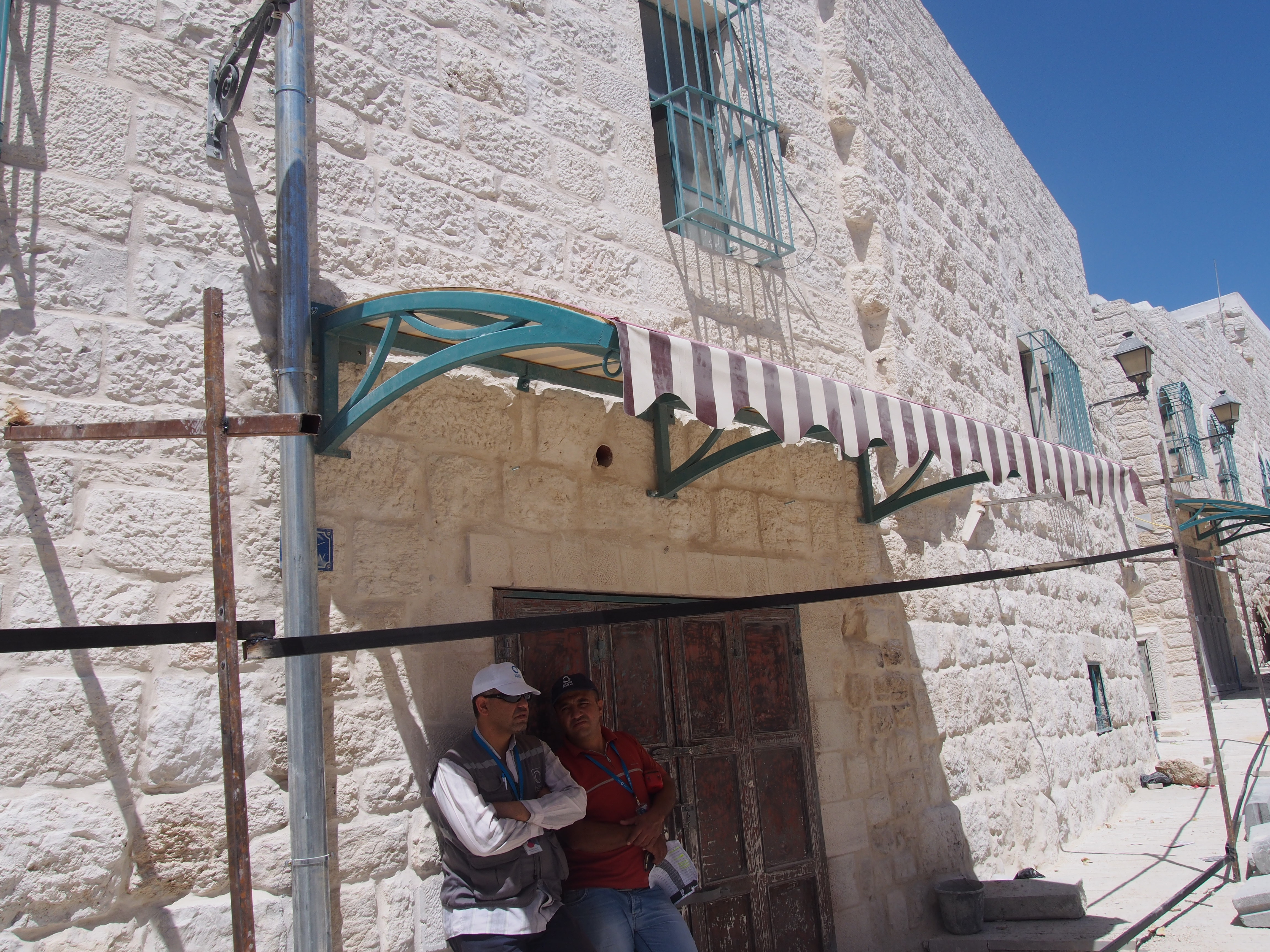 بالصور - إستمرار العمل في مشروع السوق القديم في مرحلته الثانية