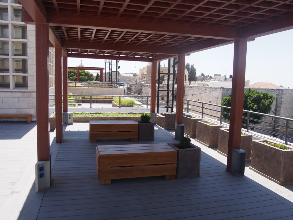 بالصور - نتائج مشروع  إعادة تأهيل وتجميل ساحة المهد 