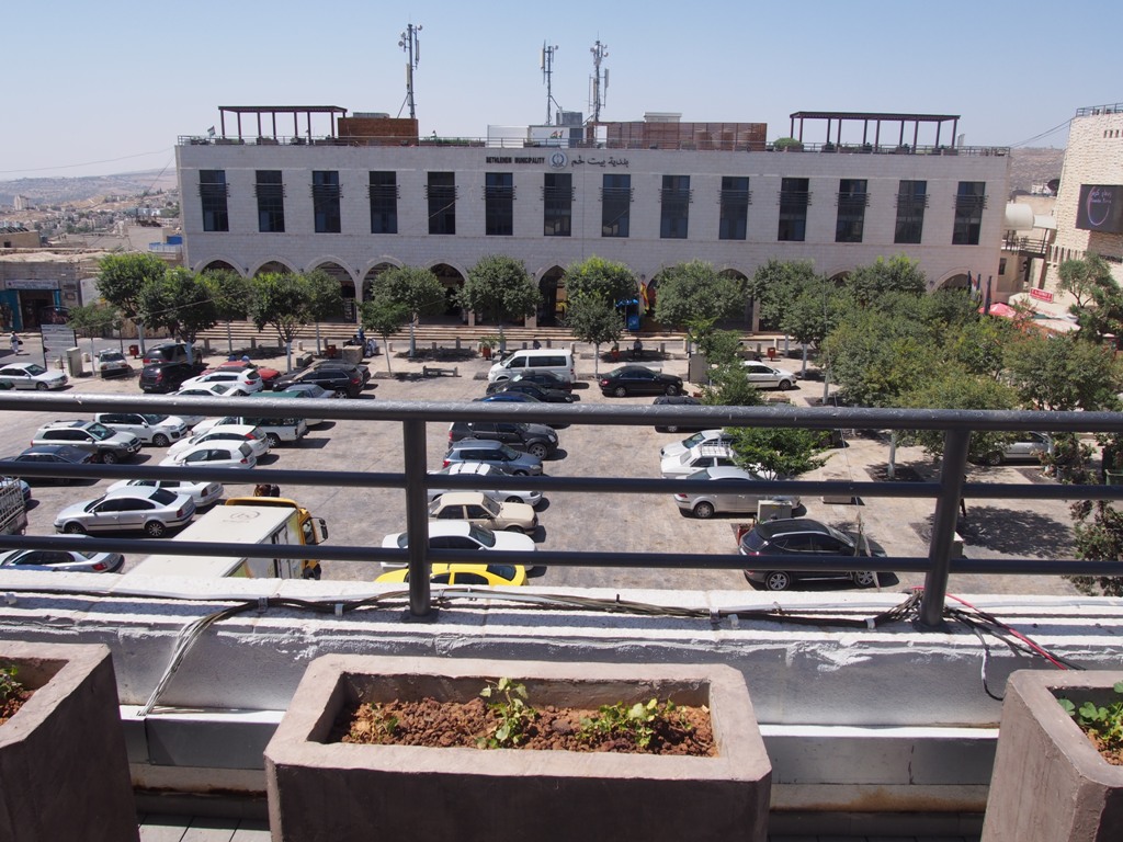 بالصور - نتائج مشروع  إعادة تأهيل وتجميل ساحة المهد 