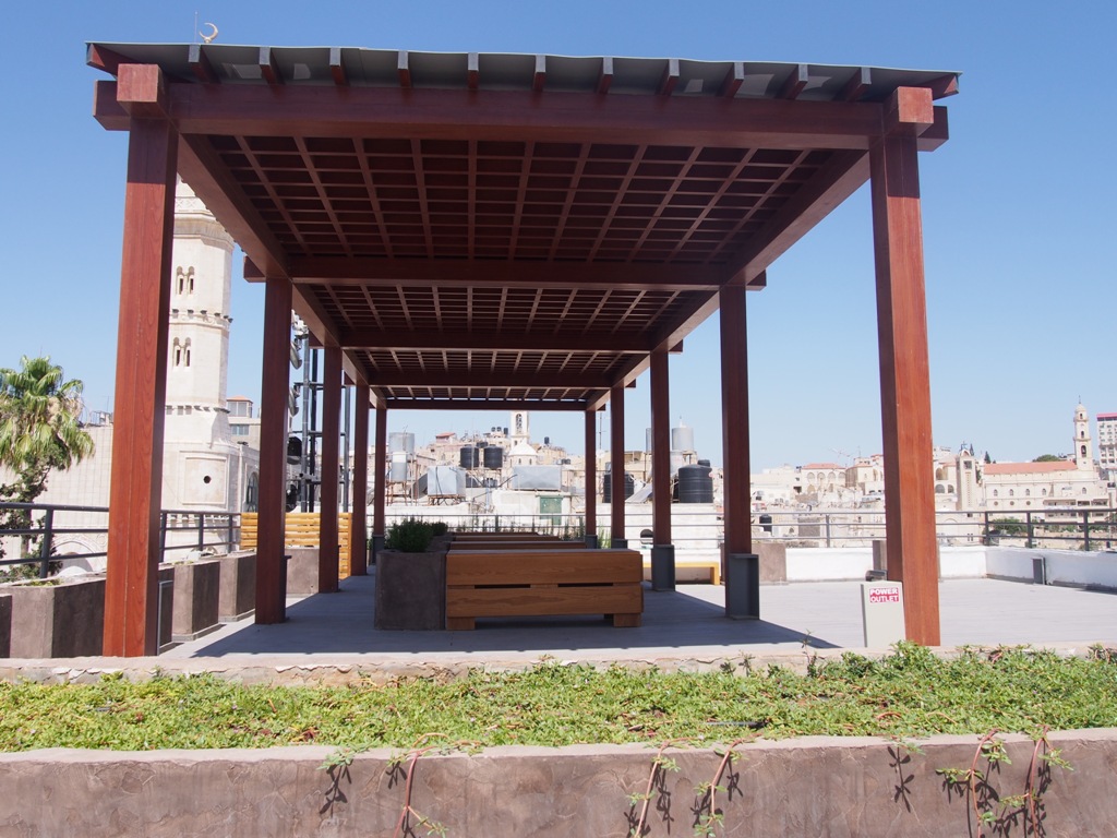 بالصور - نتائج مشروع  إعادة تأهيل وتجميل ساحة المهد 