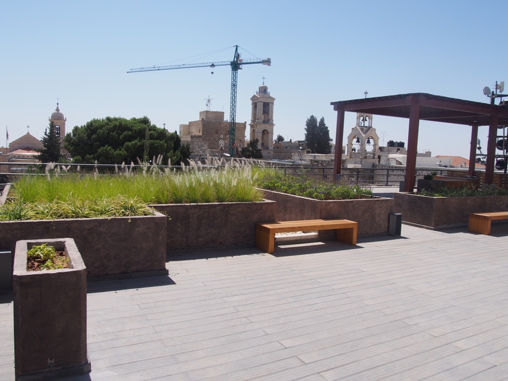 بالصور - نتائج مشروع  إعادة تأهيل وتجميل ساحة المهد 